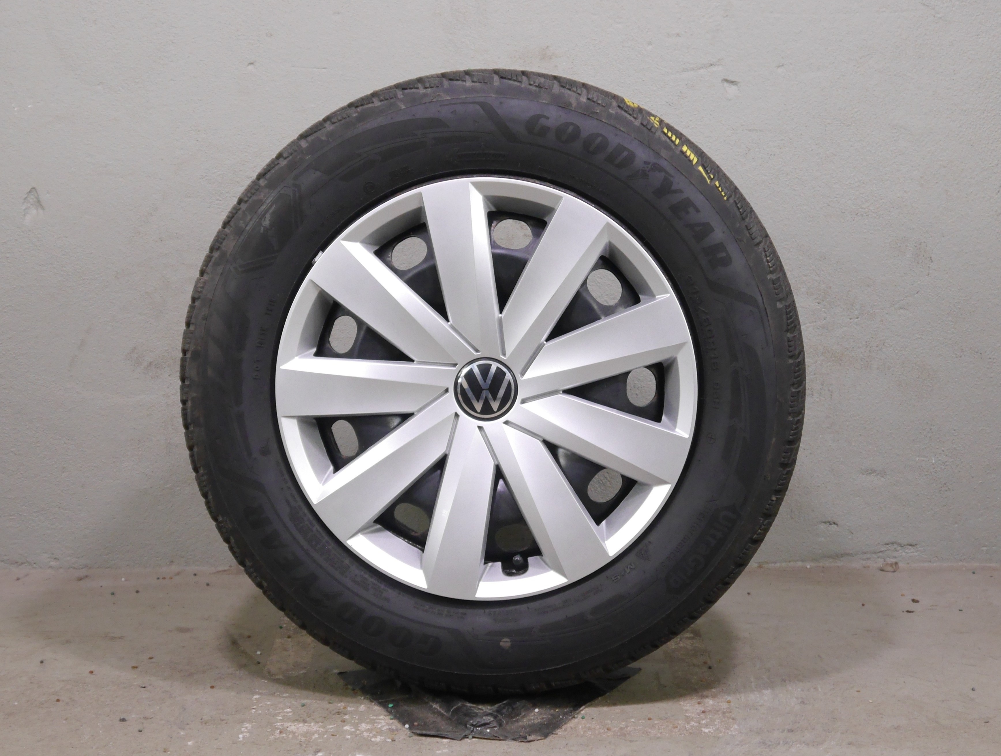 VW Passat Variant CB Stahlradsatz – Winter 215/60 R16 95H – 3Q0601027C SEAL