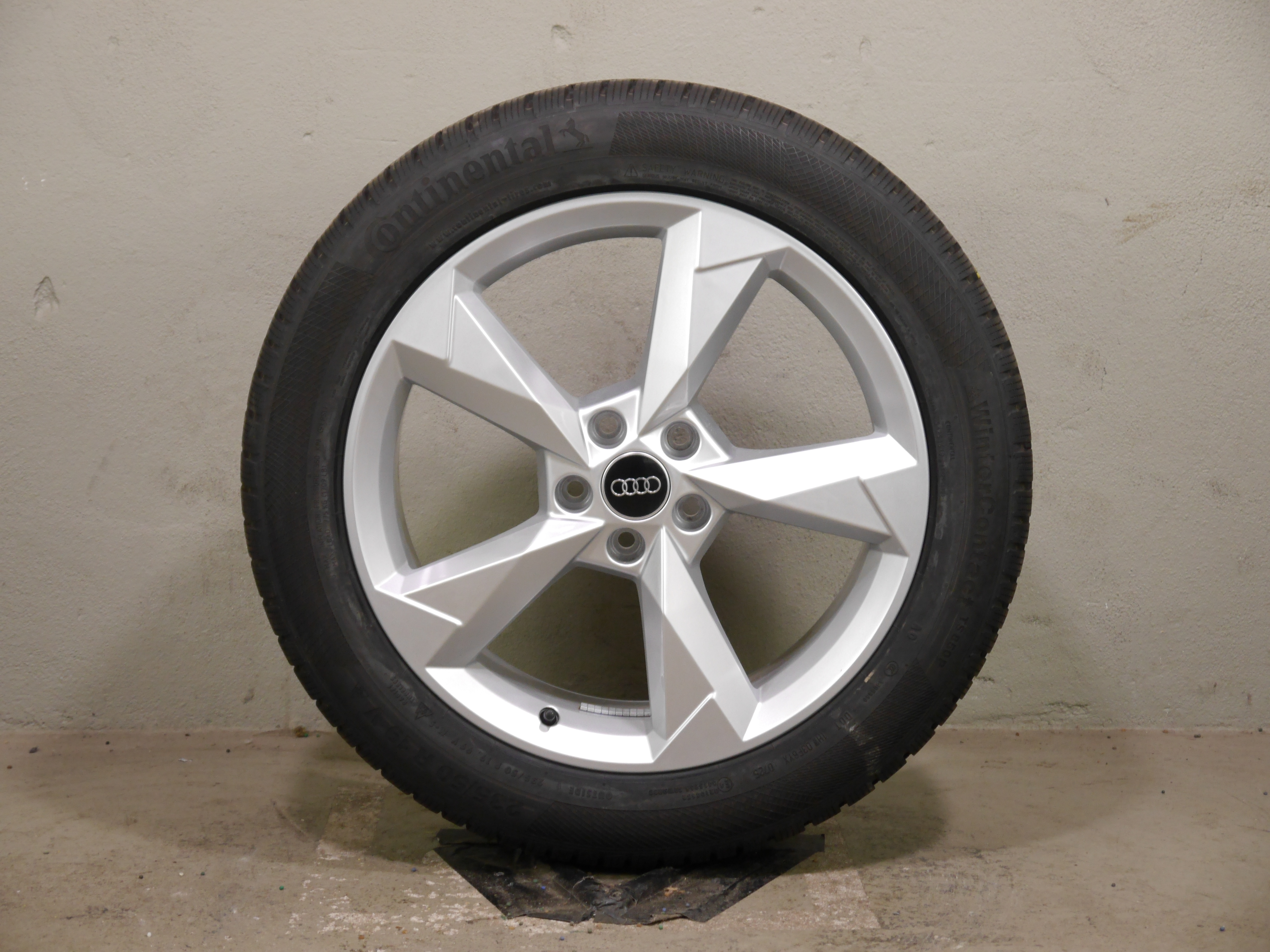 Audi Q3 (F3) Aluradsatz – Winter 235/50 R19 99V (AO) – 83A601025N