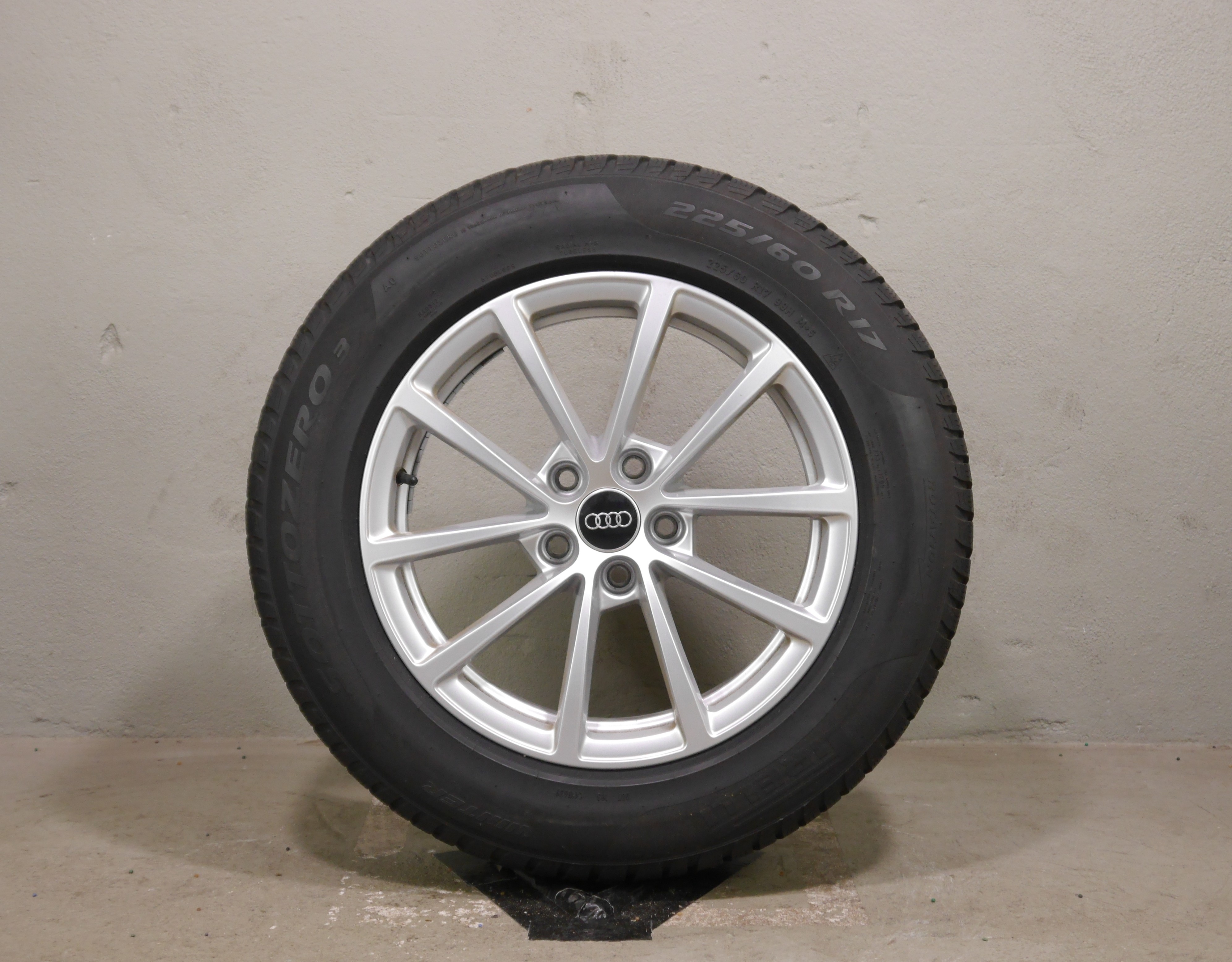 Audi A6 Aluradsatz – Winter 225/60 R17 99H (AO) – 4K0601025-