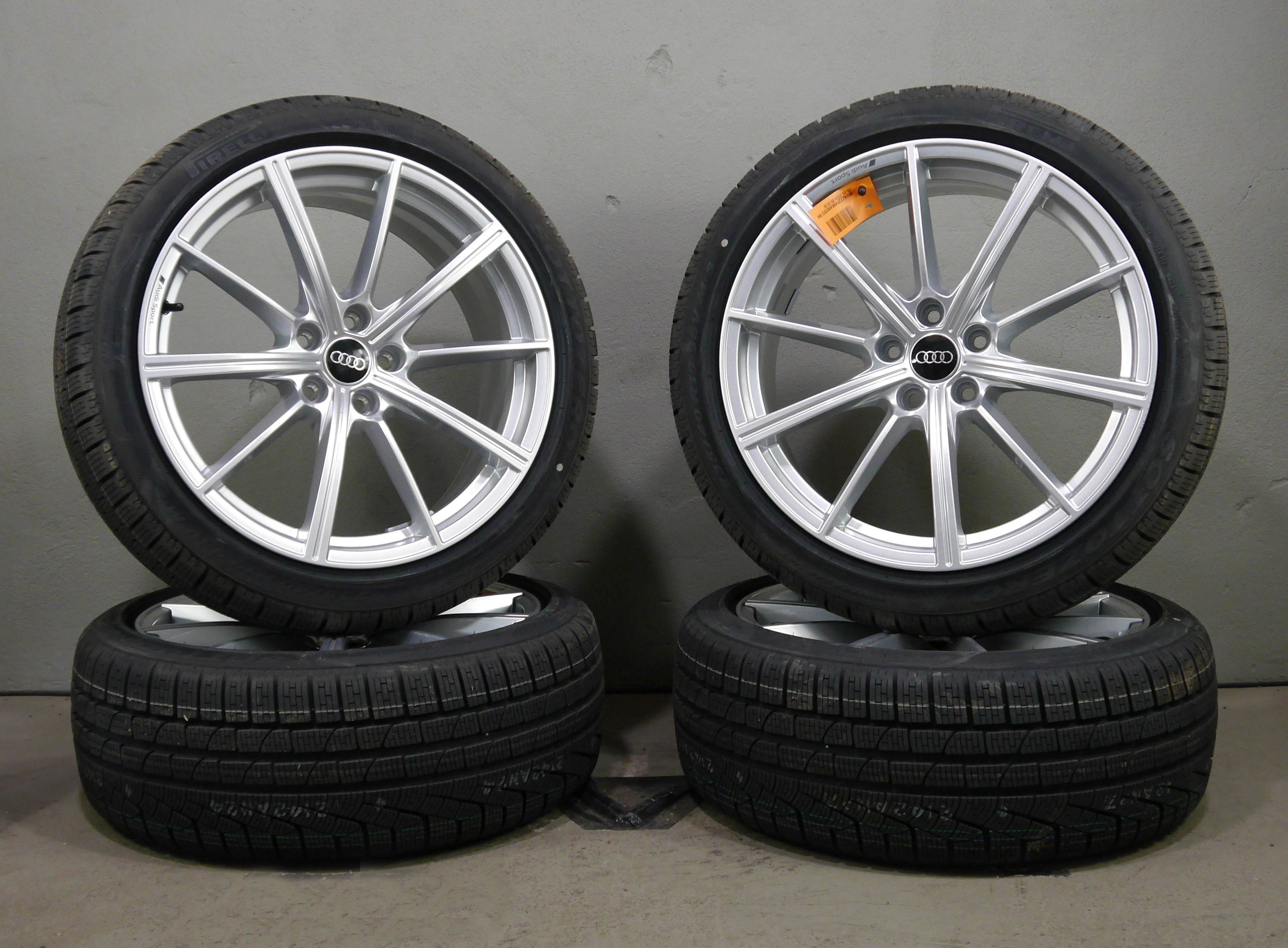 Audi RS4 Avant Aluradsatz – Winter 235/40 R19 96V – 8W0601025CP