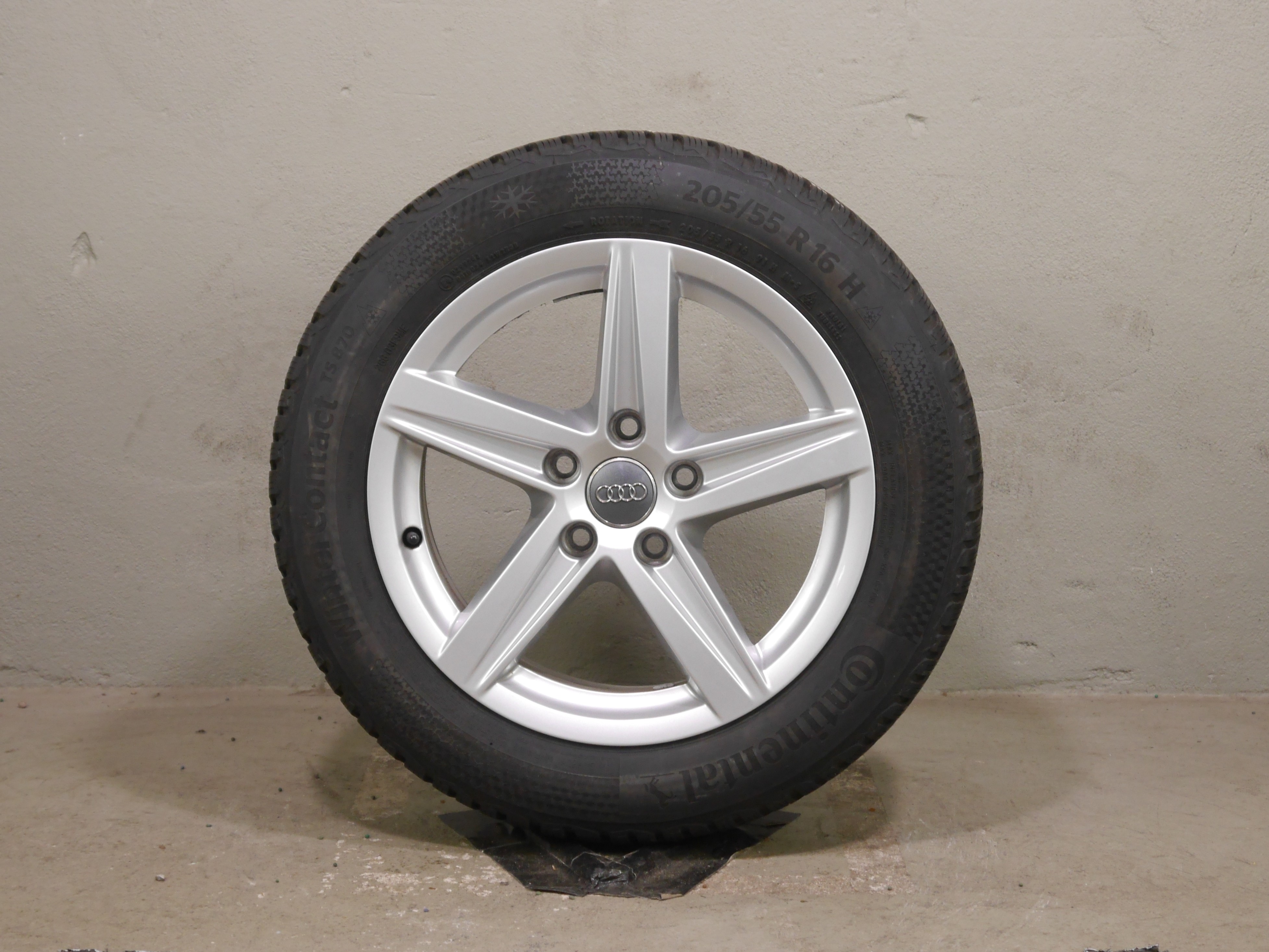 Audi A3 Aluradsatz – Winter 205/55 R16 91H (AO) – 8V0601025CR