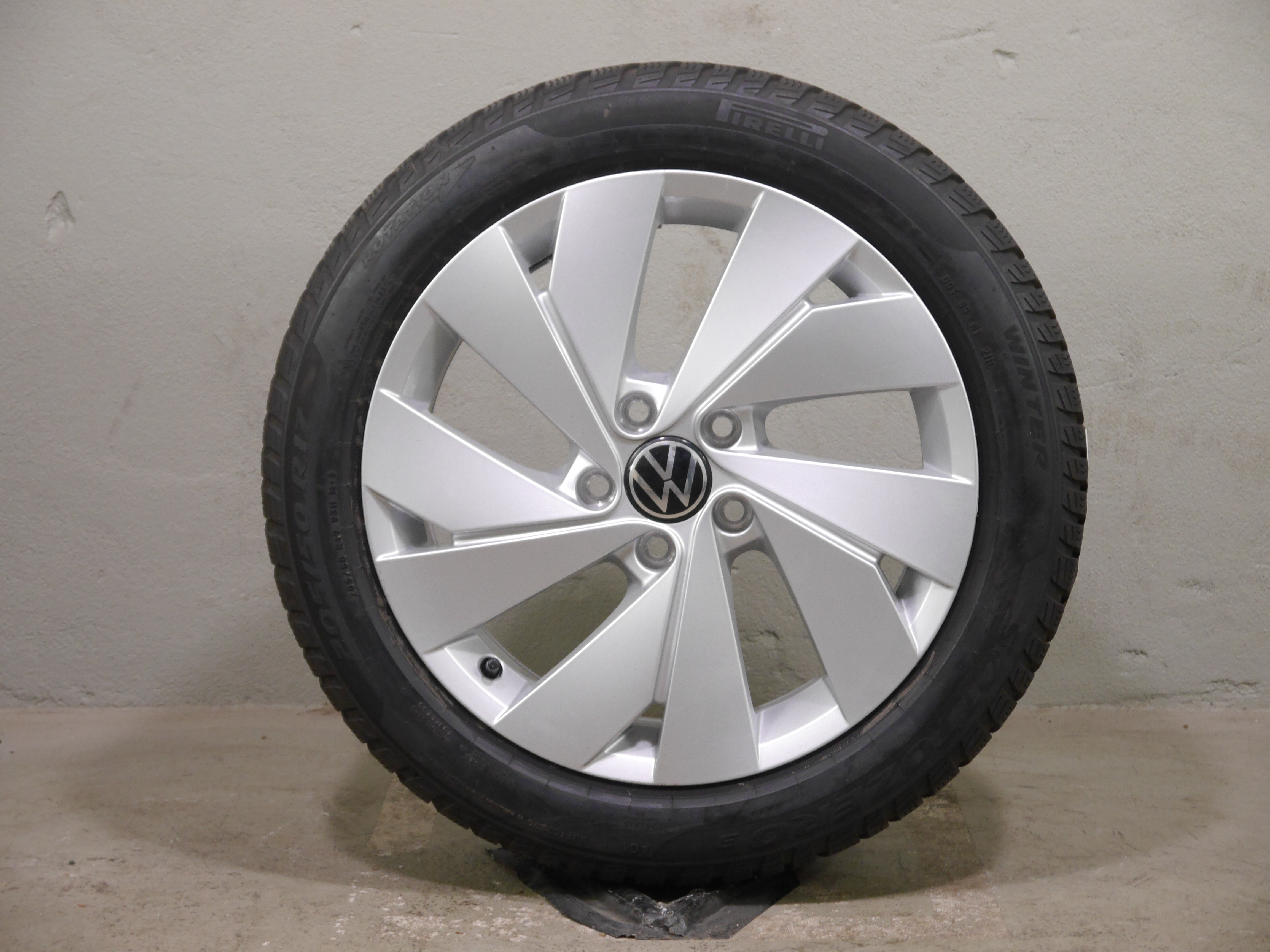 VW Golf Aluradsatz – Winter 205/50 R17 93H – 5H0601025B