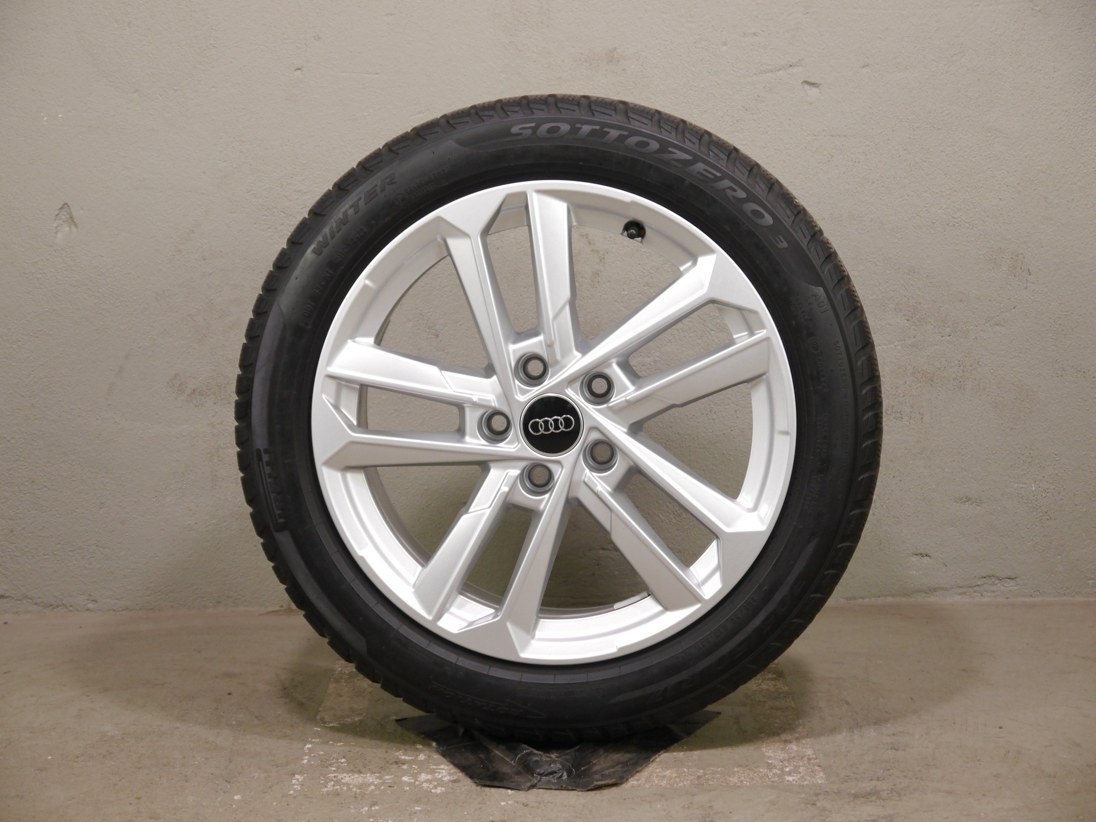 Audi A3 Sportback Aluradsatz – Winter 205/50 R17 93H (AO1) – 8Y0601025L