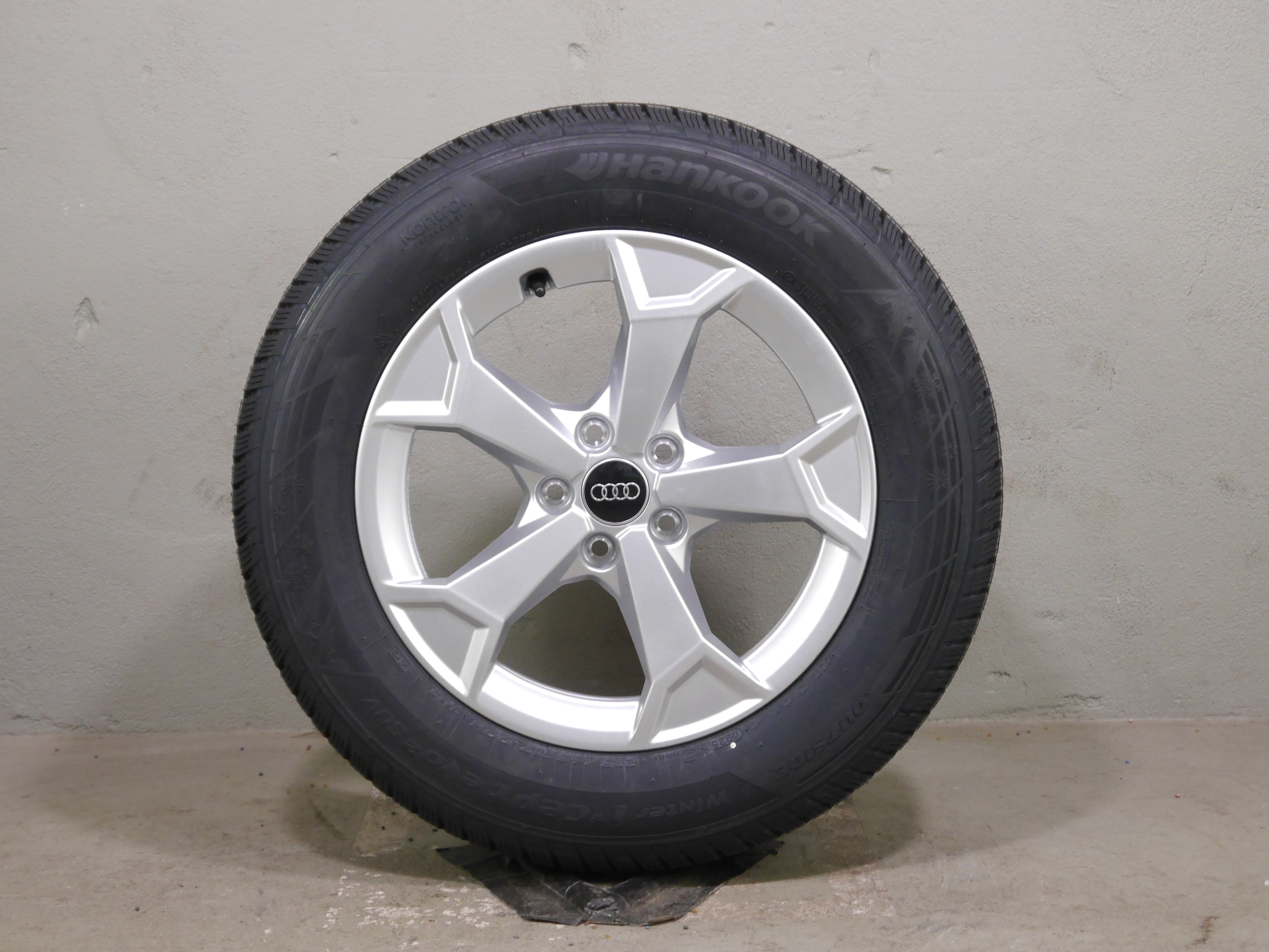 Audi Q3 Aluradsatz – Winter 215/65 R17 99H (AO) – 83A601025AL