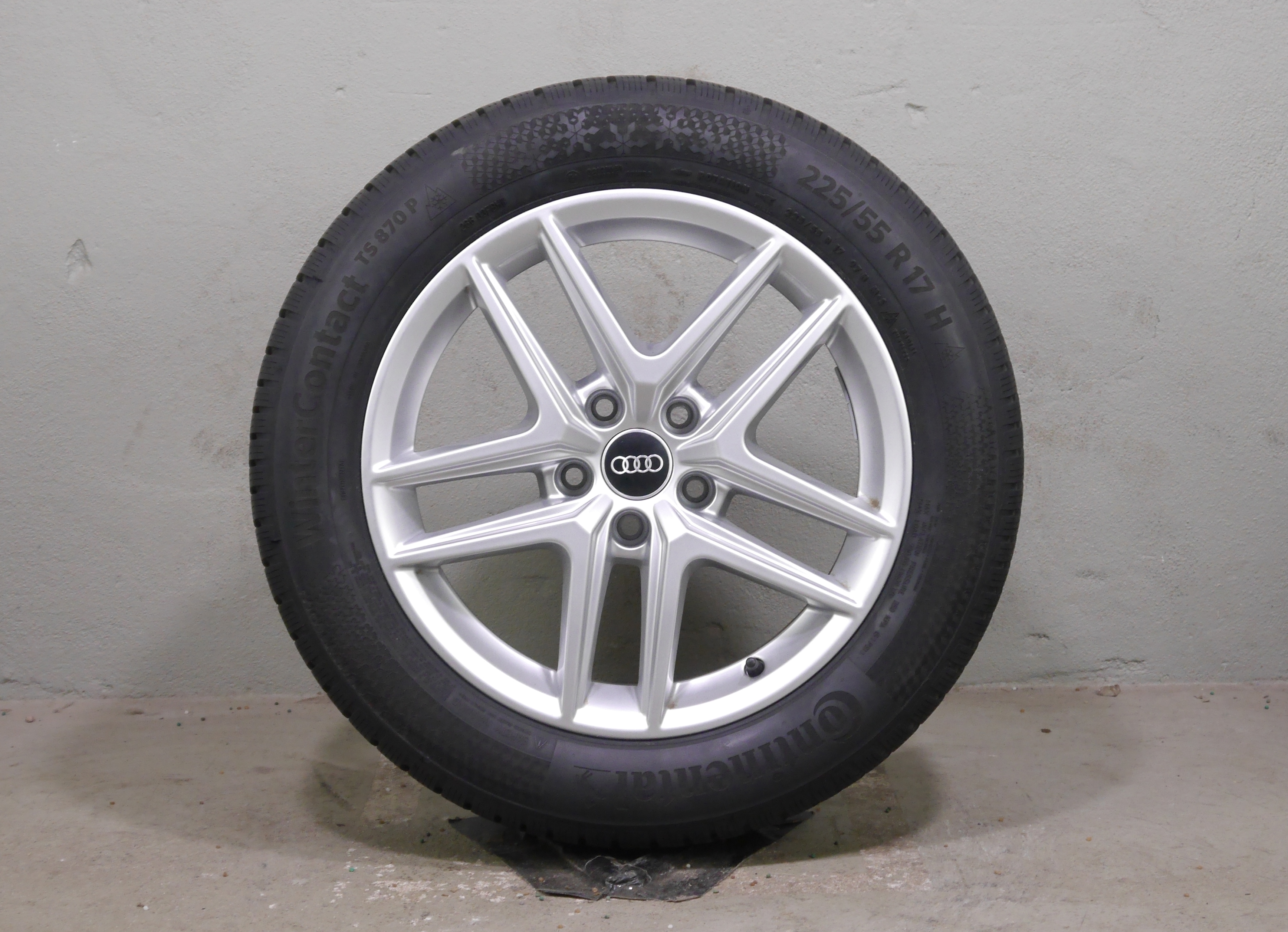 Audi A4 Allroad Aluradsatz – Winter 225/55 R17 97H – 8W9601025D