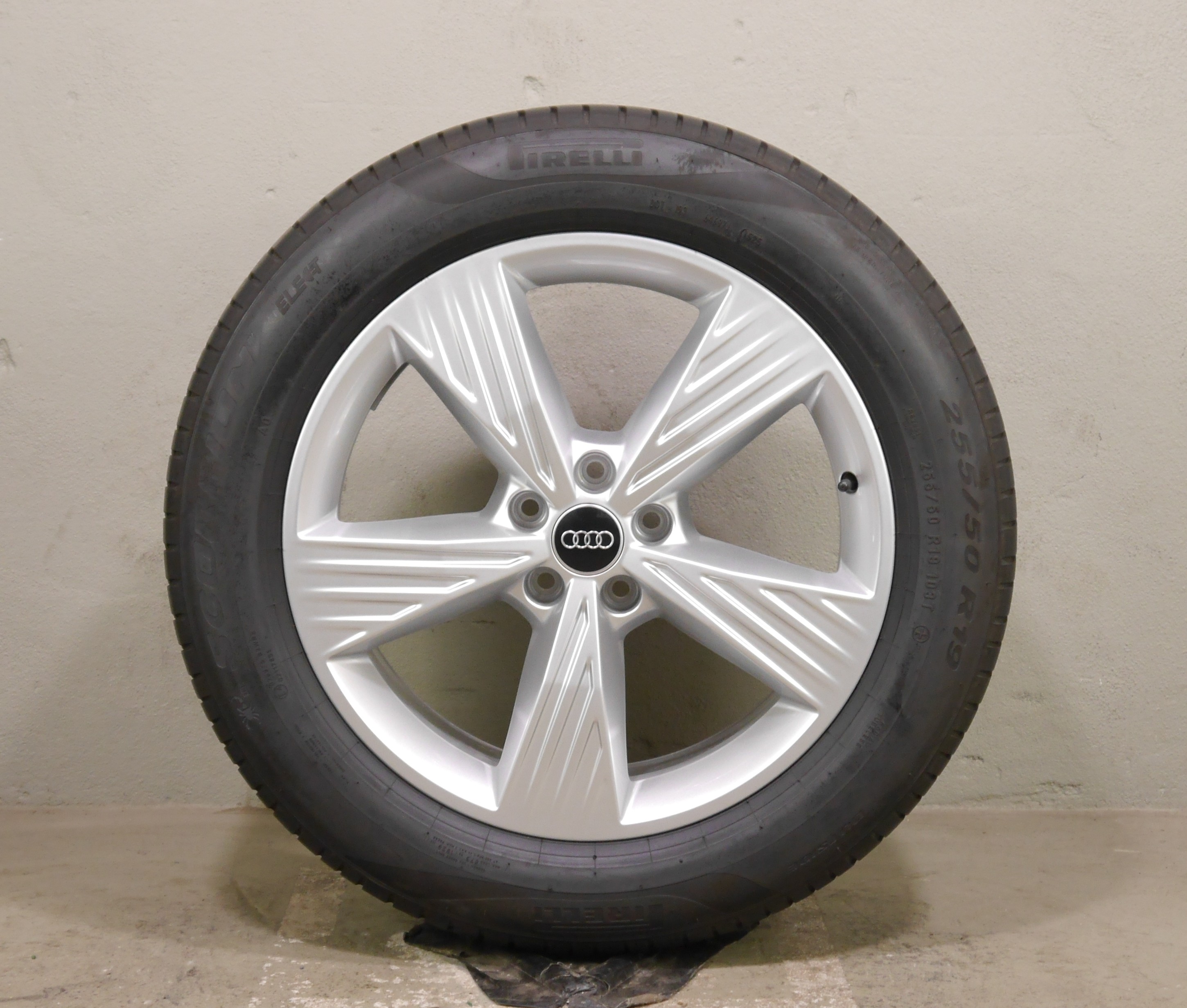 Audi Q4 Sportback e-tron (F4) Aluradsatz – Sommer 235/55 R19 101T, 255/50 R19 103T 89A601025AM
