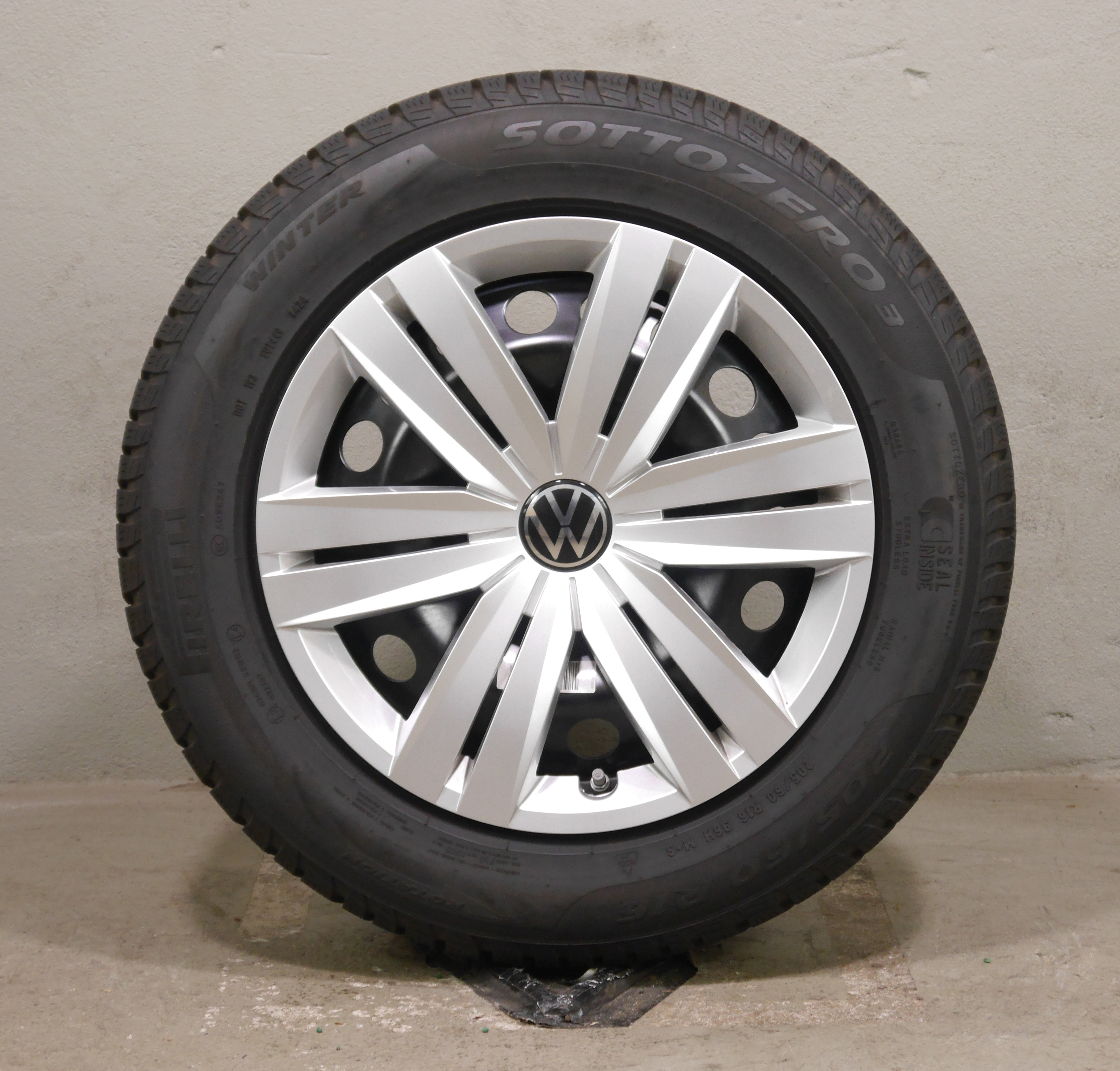 VW Touran 5T Stahlradsatz Winter 205/60 R16 96H  5QA601027C/D SEAL mit RDKS
