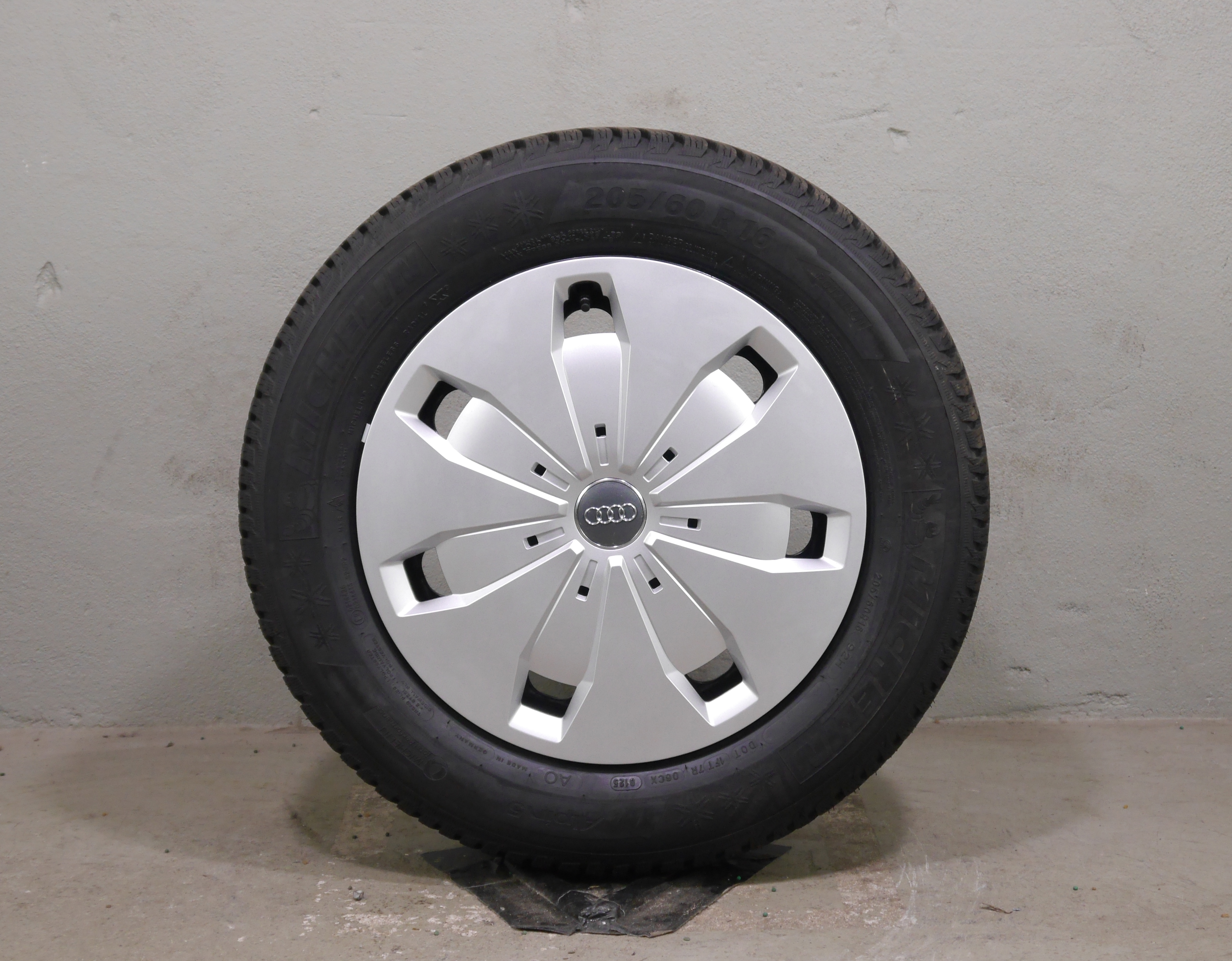Audi Q2 Stahlradsatz – Winter 205/60 R16 92H (AO) – 5Q0601027CJ
