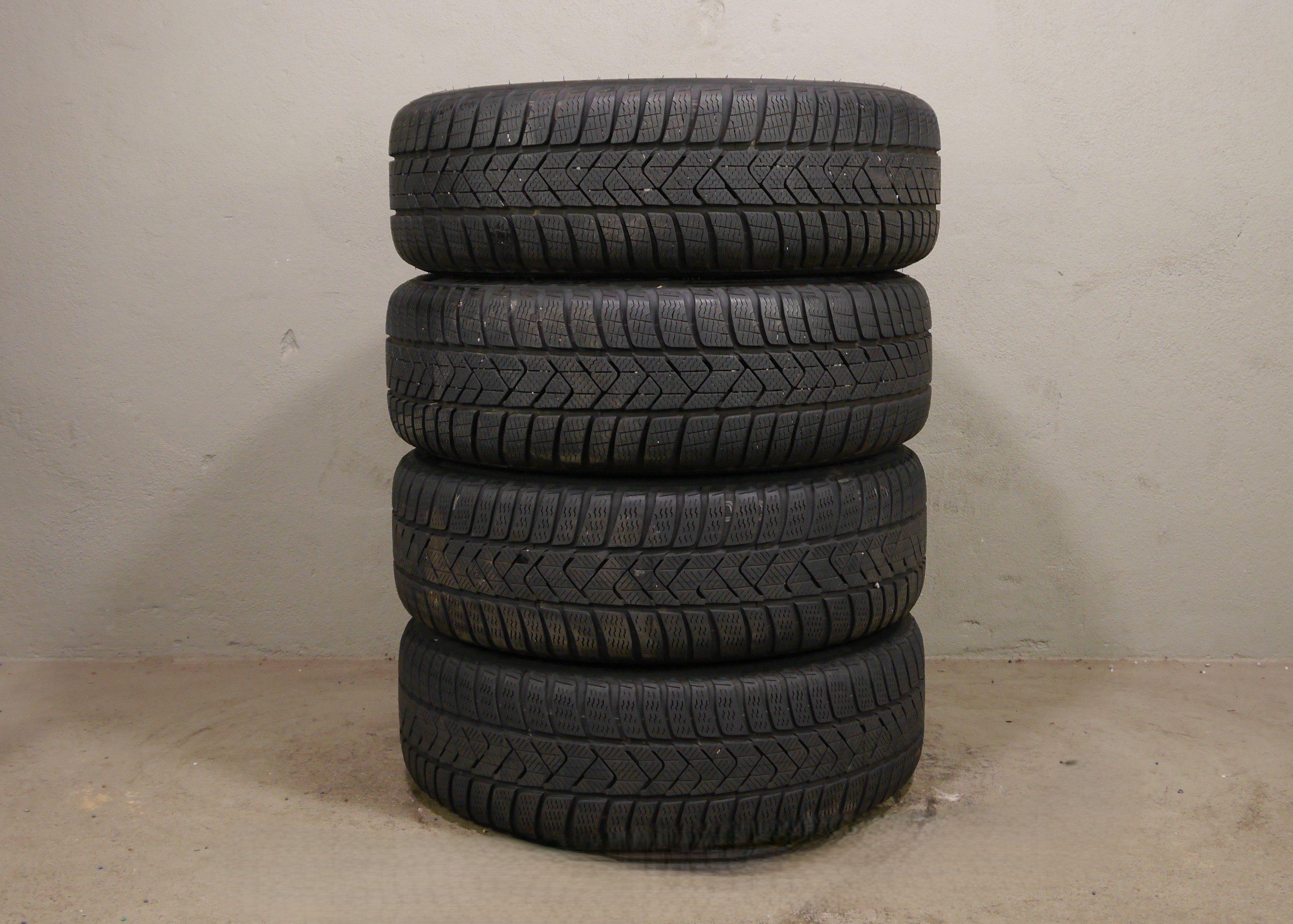 VW Golf Aluradsatz – Winter 205/50 R17 93H – 5H0601025B
