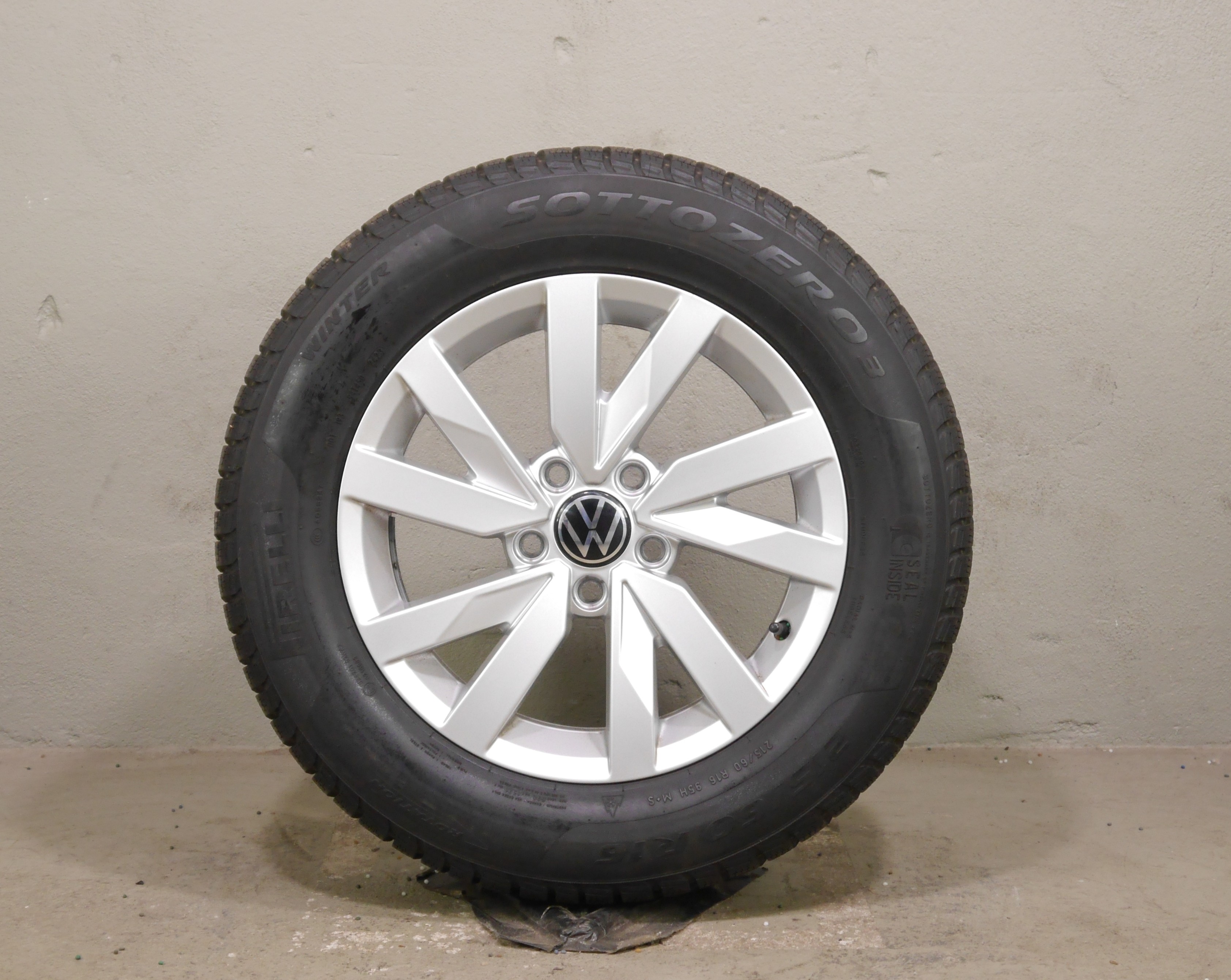 VW Passat Variant Aluradsatz – Winter 215/60 R16 95H – 3G0601025BJ SEAL