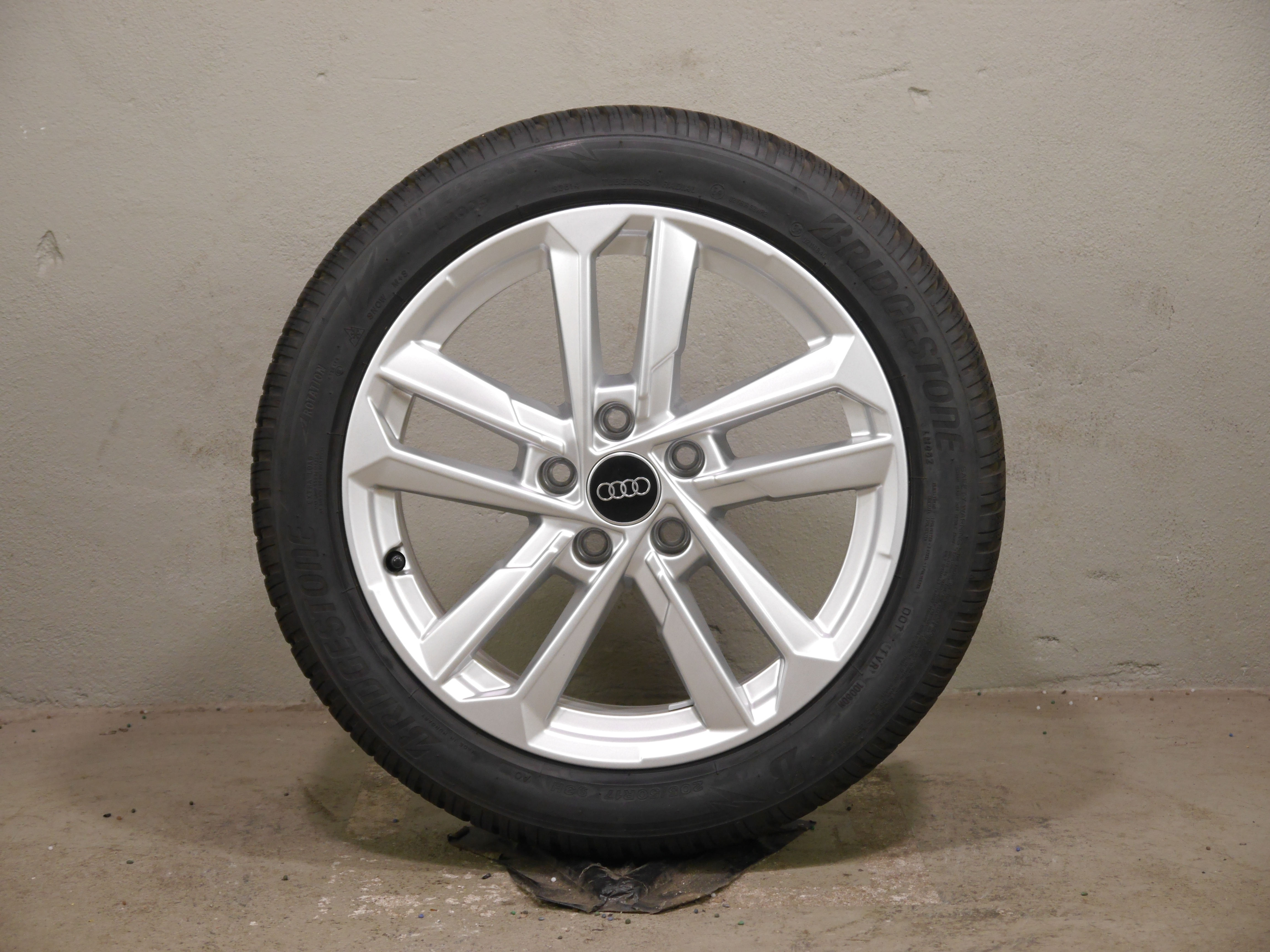 Audi A3 Sportback Aluradsatz – Winter 205/50 R17 93H (AO1) – 8Y0601025L