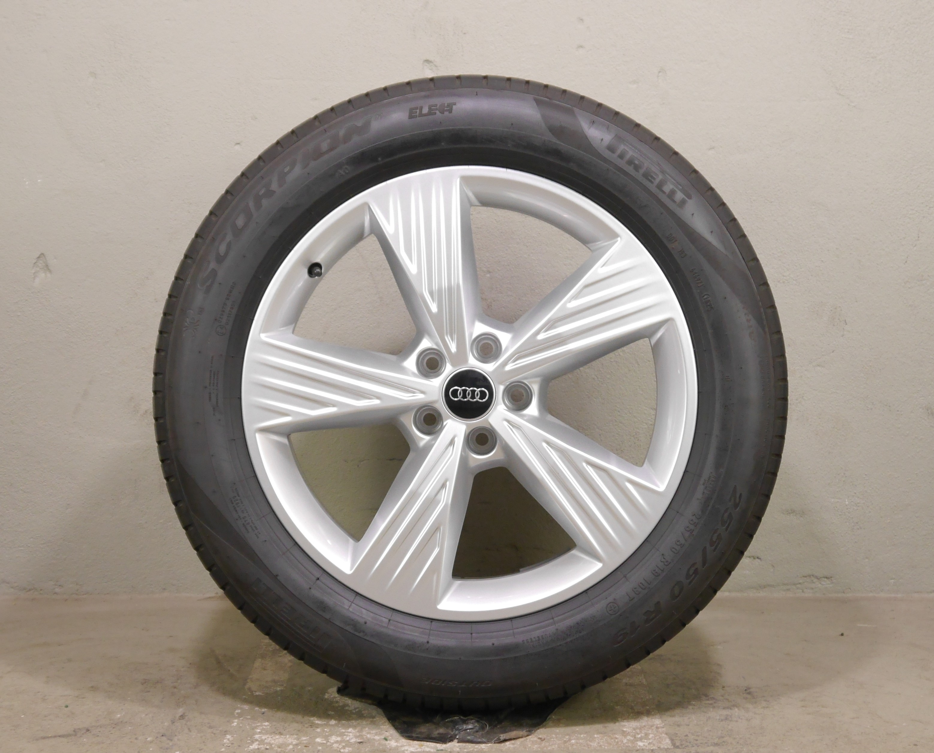 Audi Q4 Sportback e-tron (F4) Aluradsatz – Sommer 235/55 R19 101T, 255/50 R19 103T 89A601025AM