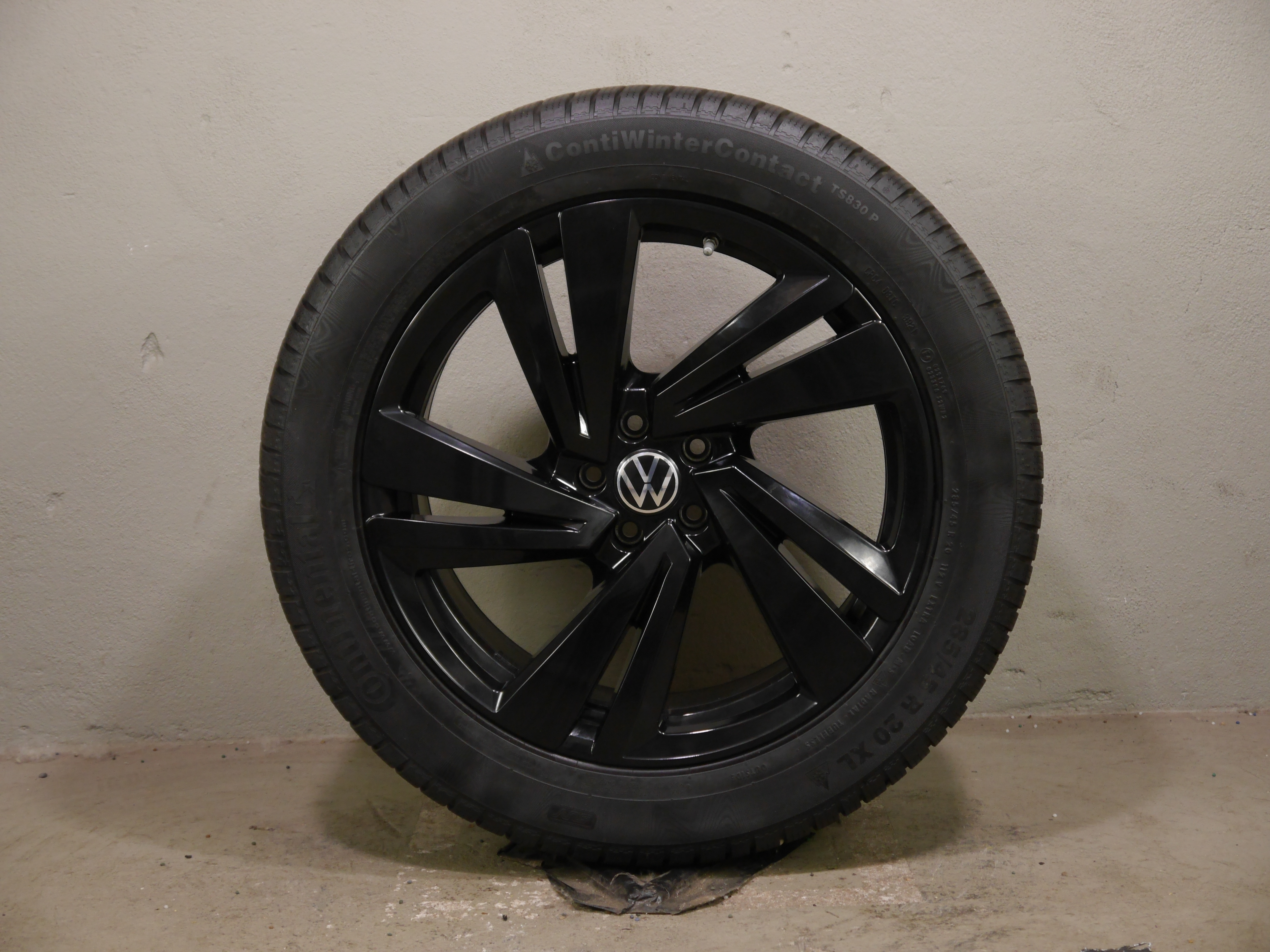 VW Touareg Aluradsatz – Winter 285/45 R20 112V – 760601025AA mit RDKS