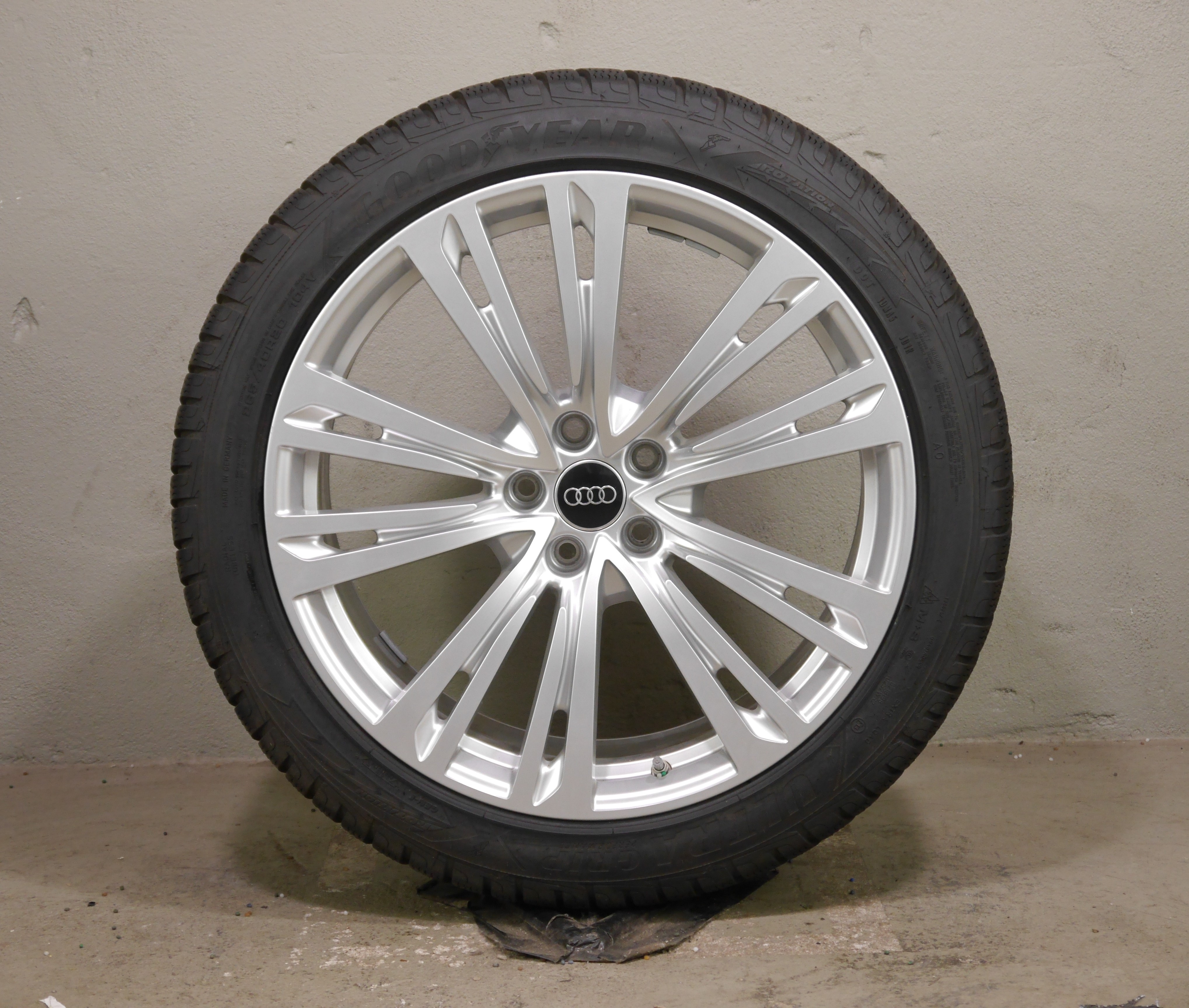 Audi S8 Aluradsatz – Winter 265/40 R20 104V – 4N0601025Q mit RDKS