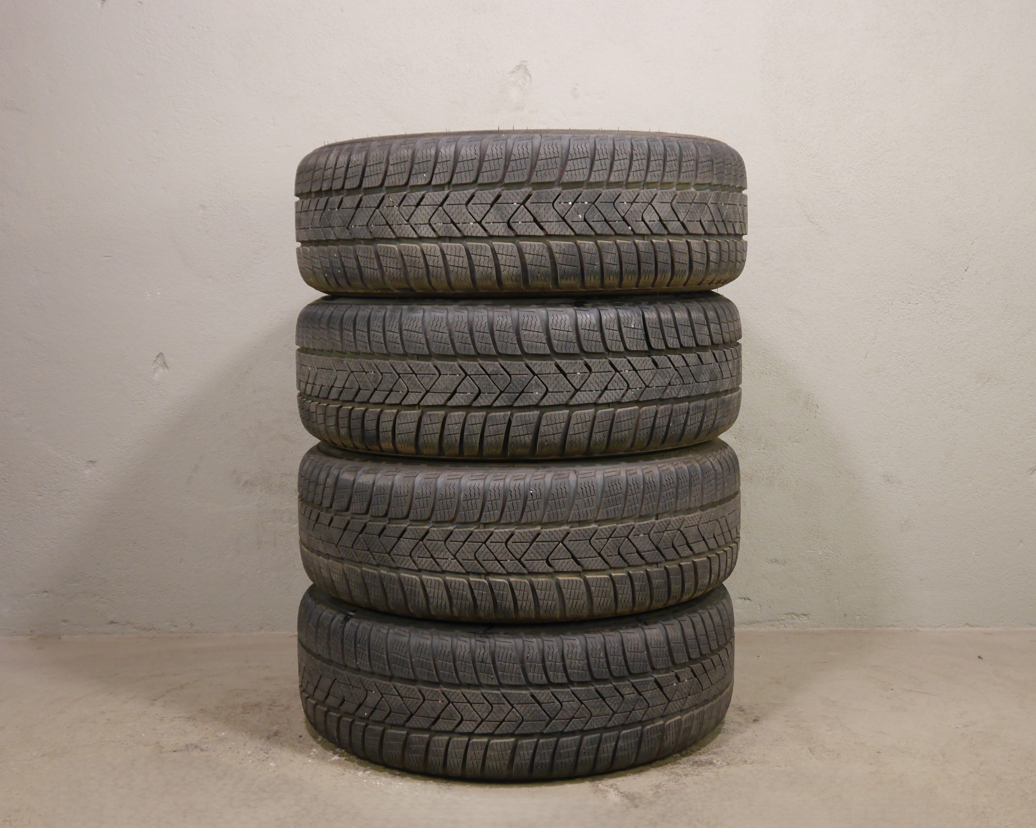 Audi A3 Sportback Aluradsatz – Winter 205/50 R17 93H (AO1) – 8Y0601025L