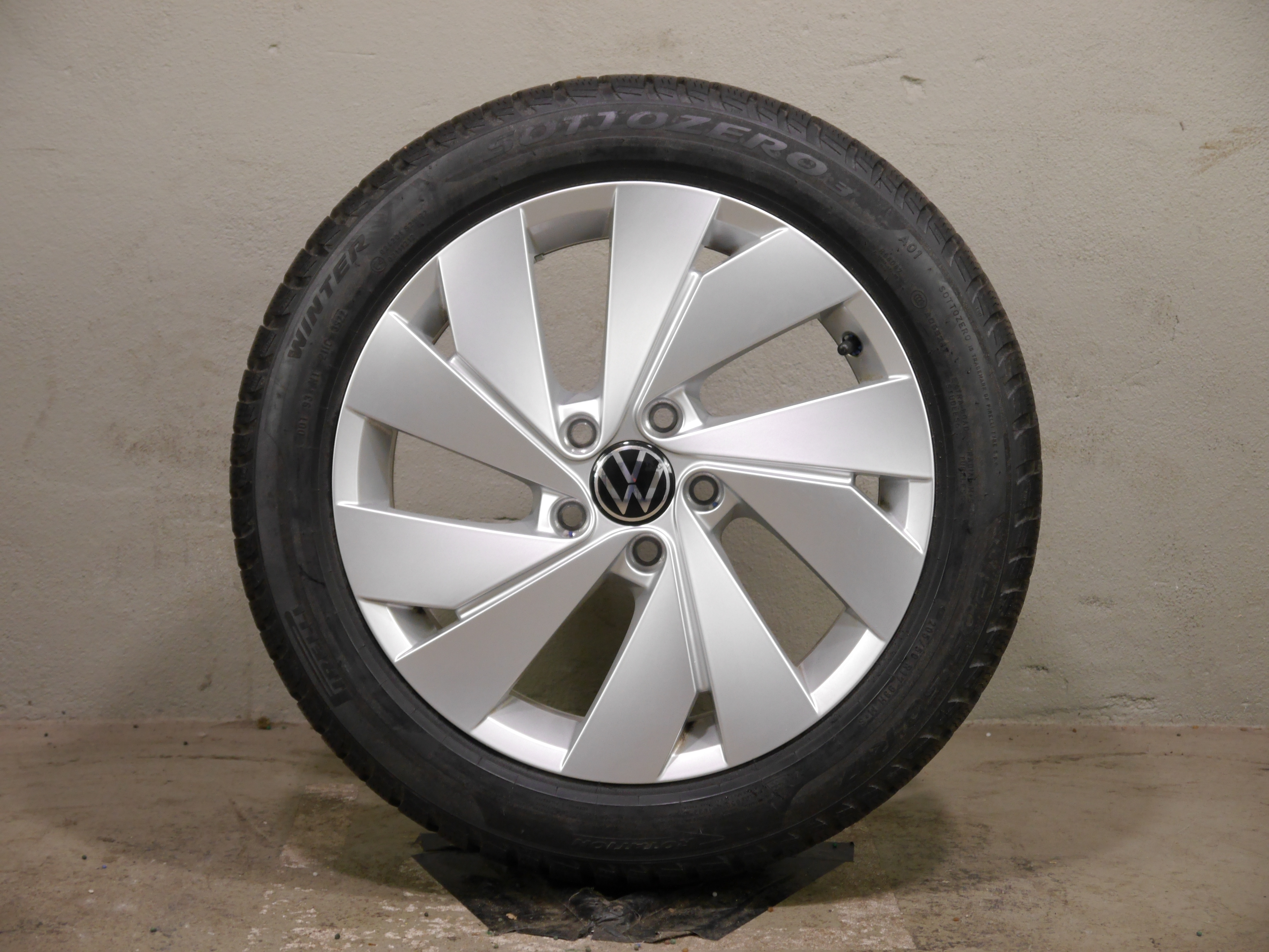 VW Golf Aluradsatz – Winter 205/50 R17 93H – 5H0601025B