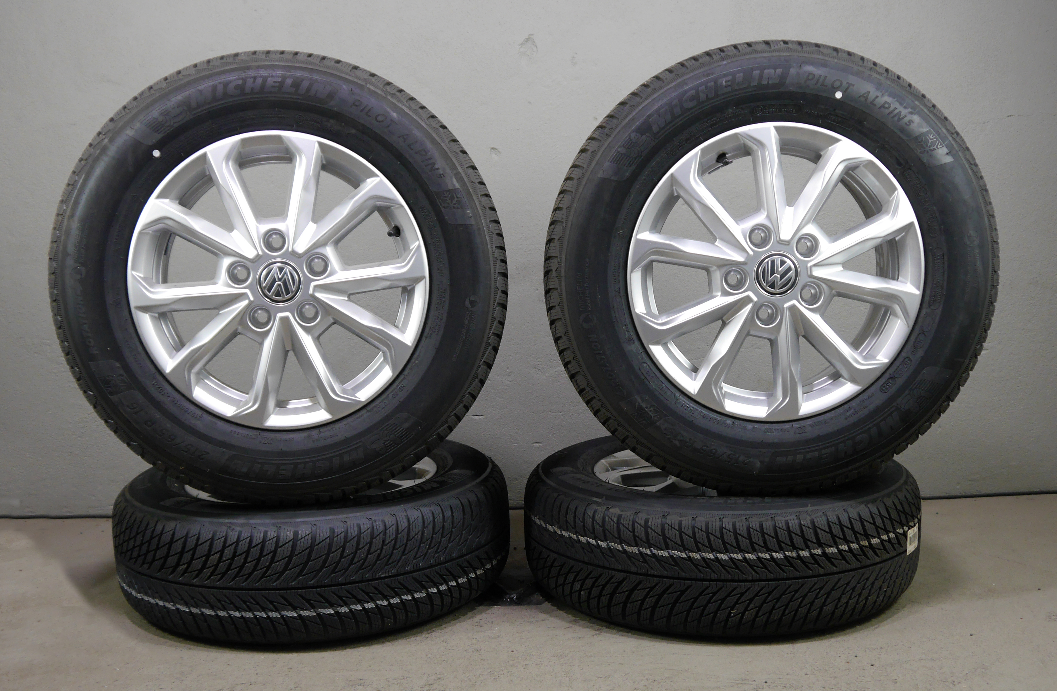 Volkswagen T7 Multivan Aluradsatz Syrakus Felge  – Winter 215/65 R16 102H - 7T0601025-