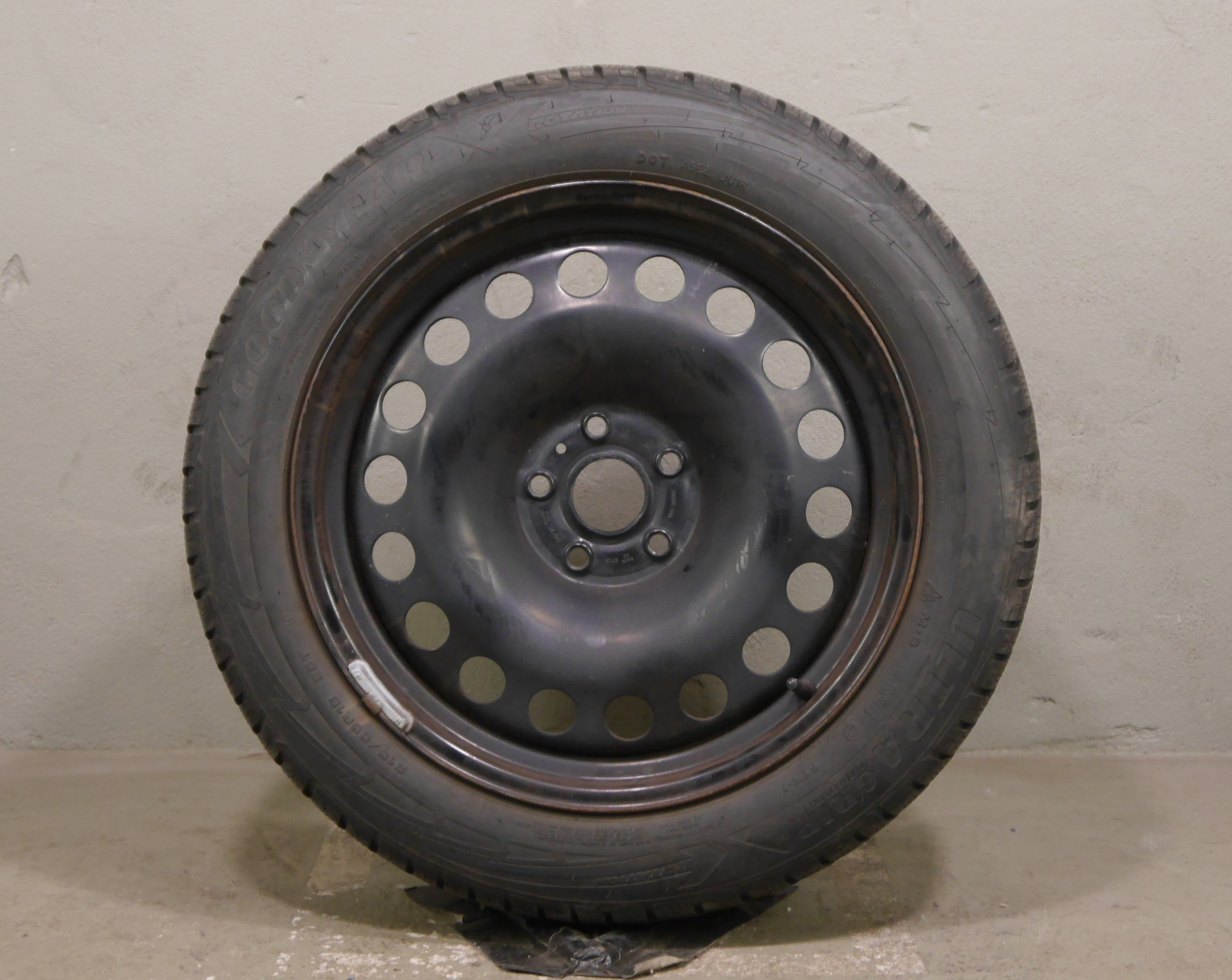 VW ID.4 / ID.5 / Skoda Enyaq / Elroq Stahlradsatz – Winter 215/55 R18 95T - 1EA601027-