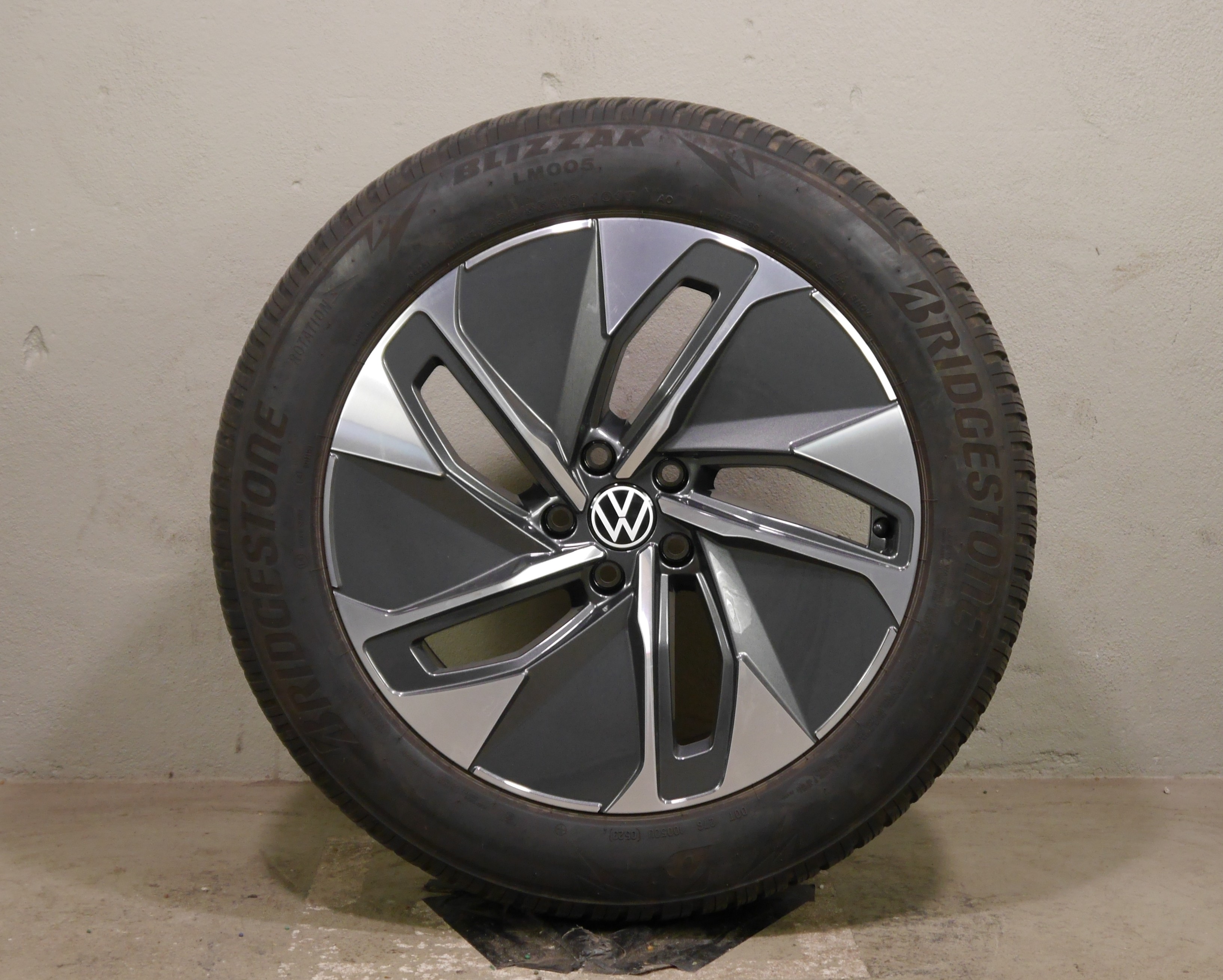 VW ID.4 ID.5 Aluradsatz – Winter 235/55 R19 101T 255/50/19 - 11A601025M