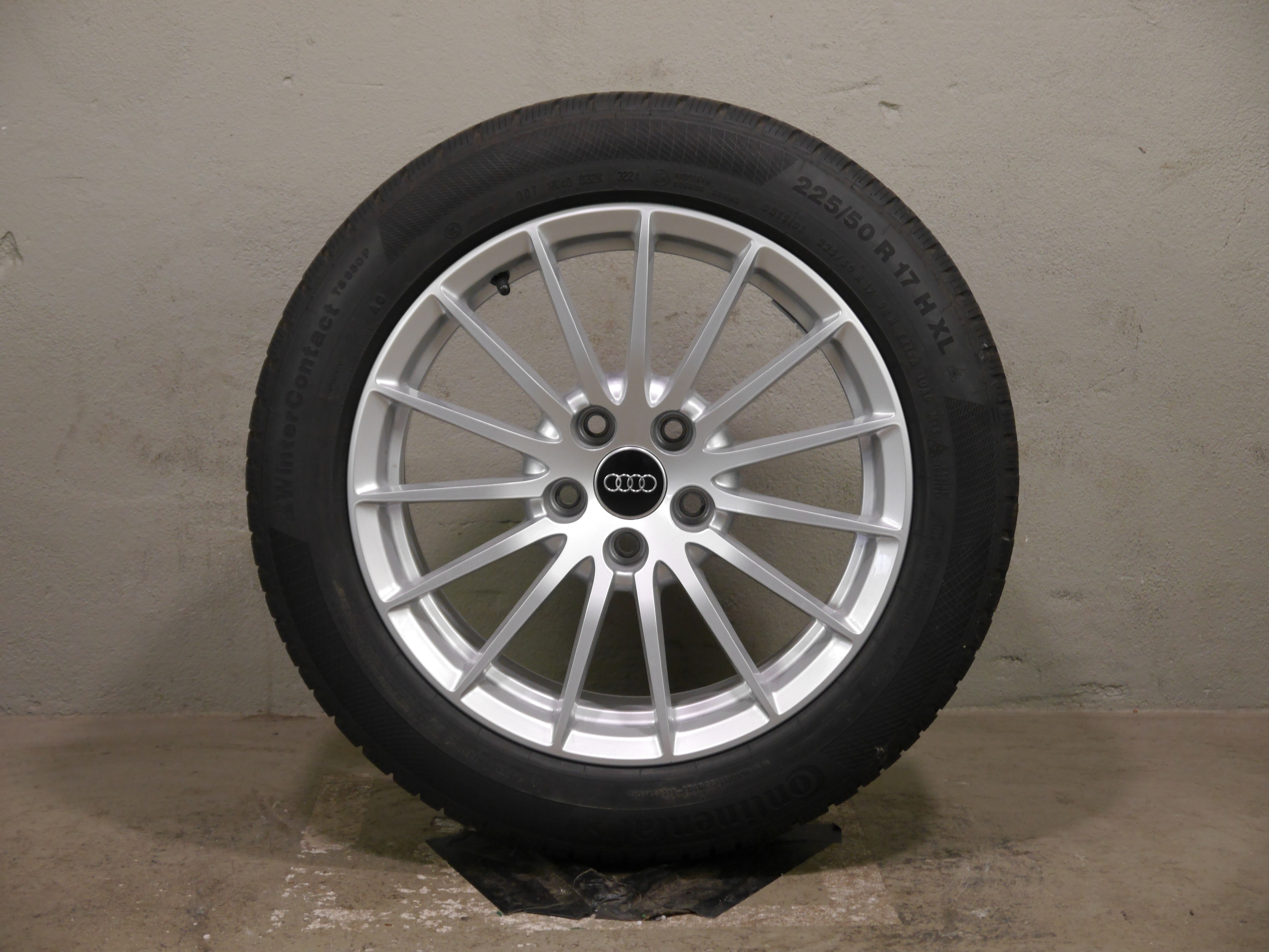 Audi A5 Sportback Aluradsatz – Winter 225/50 R17 98H –8W0601025AE