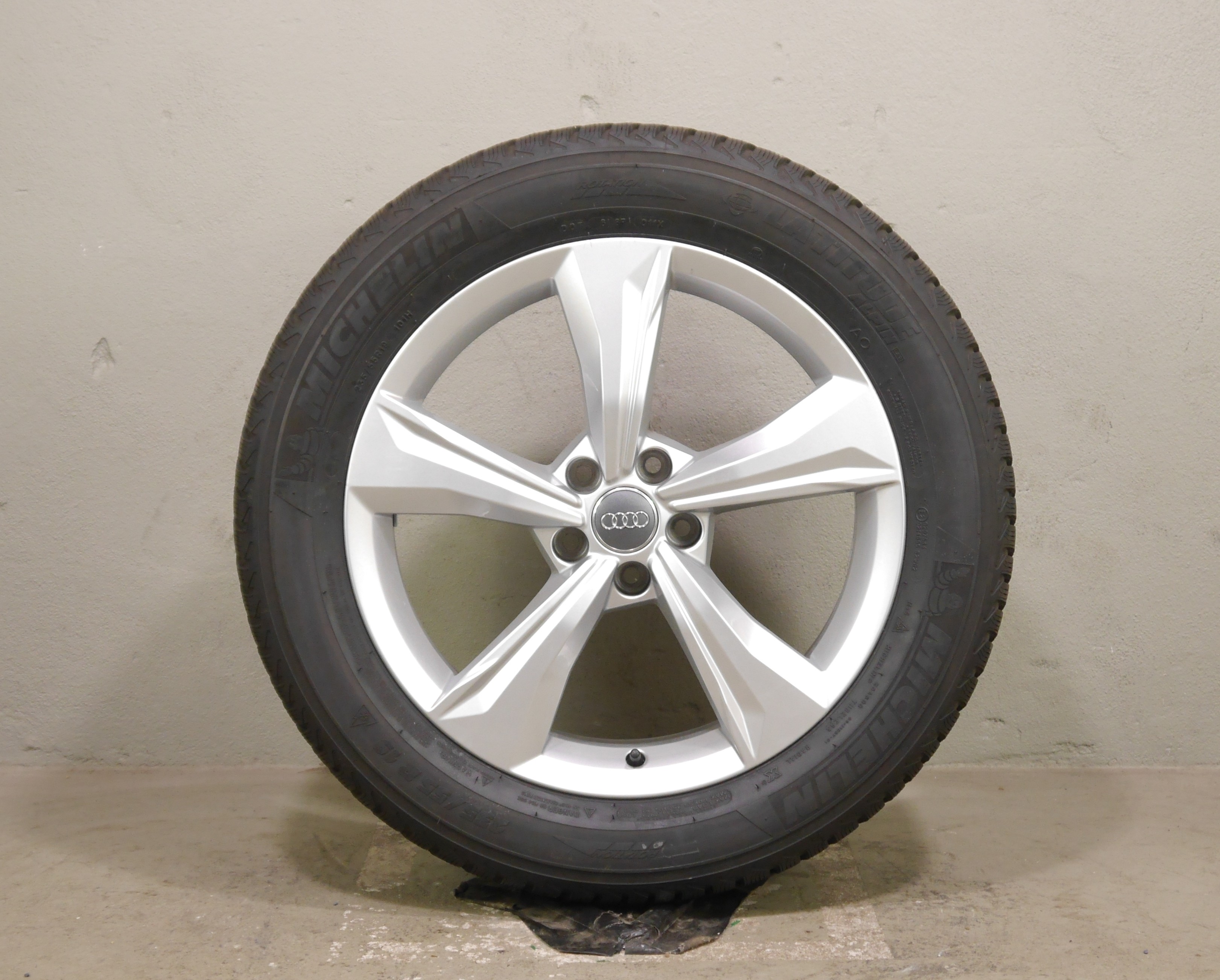 Audi Q5 Aluradsatz – Winter 235/55 R19 101H (AO) – 80A601025K