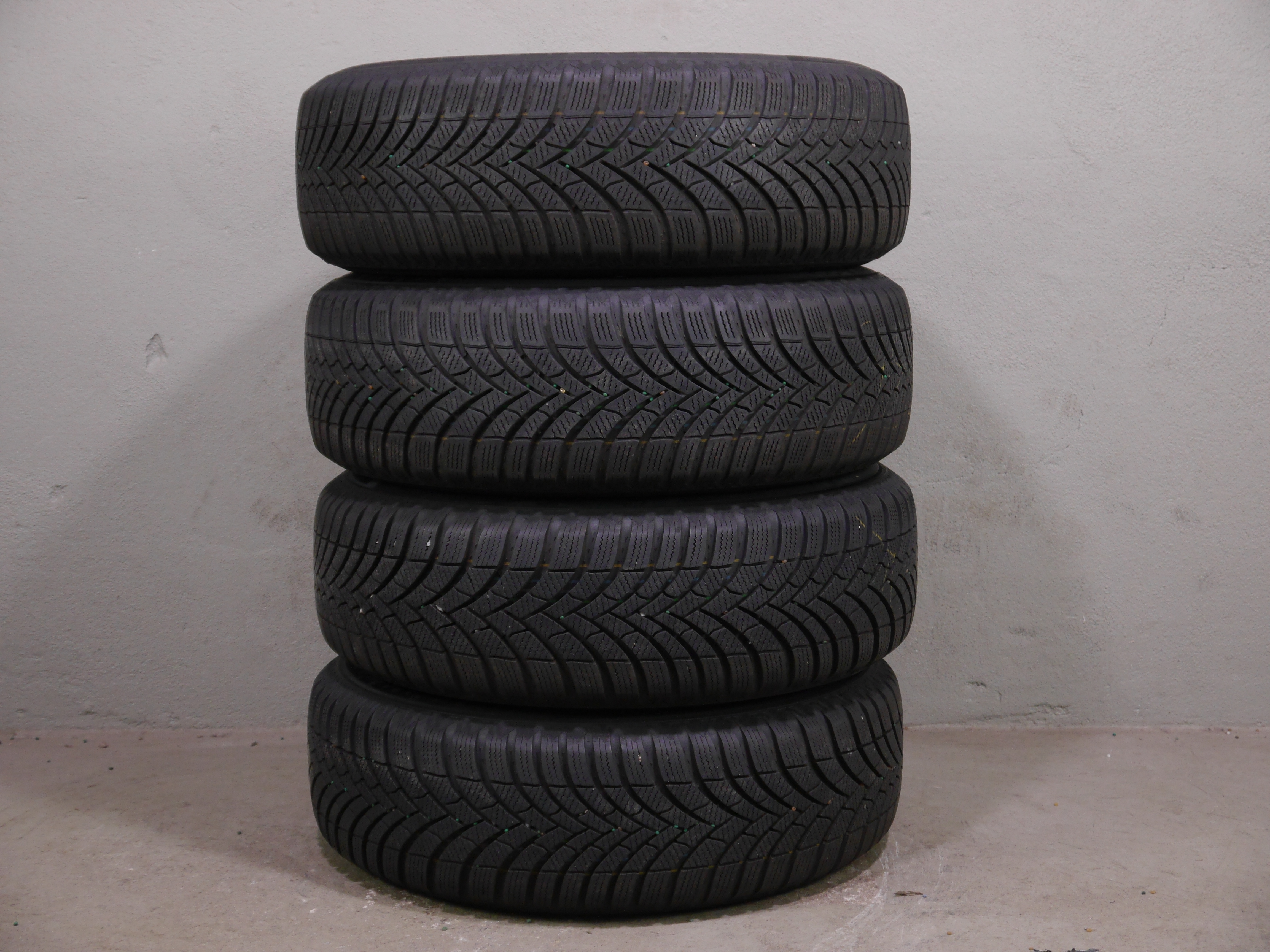 Volkswagen Caddy 2K Stahlradsatz – Winter 195/65 R15 95T – 2K0601027B