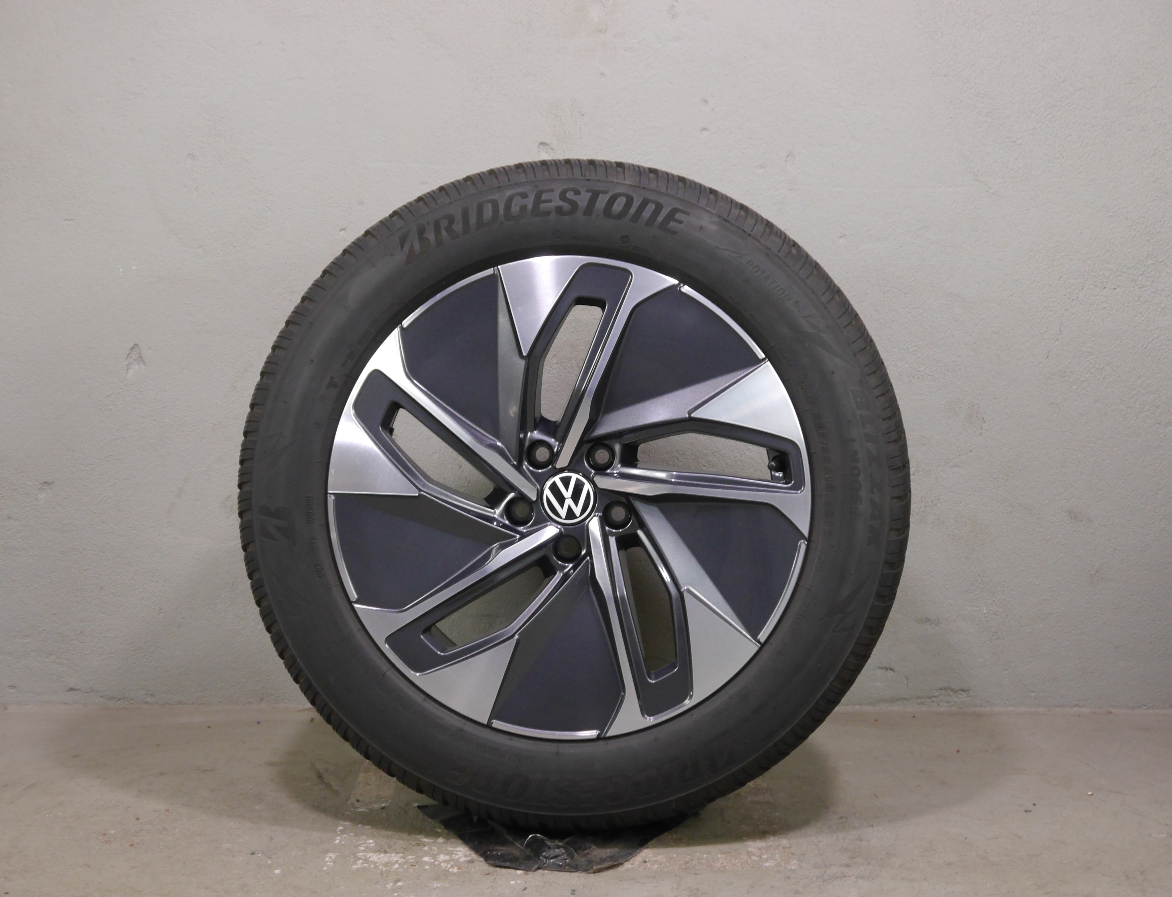 VW ID.4 Aluradsatz – Winter 235/55 R19 101T 255/50 R19 103T - 11A601025M
