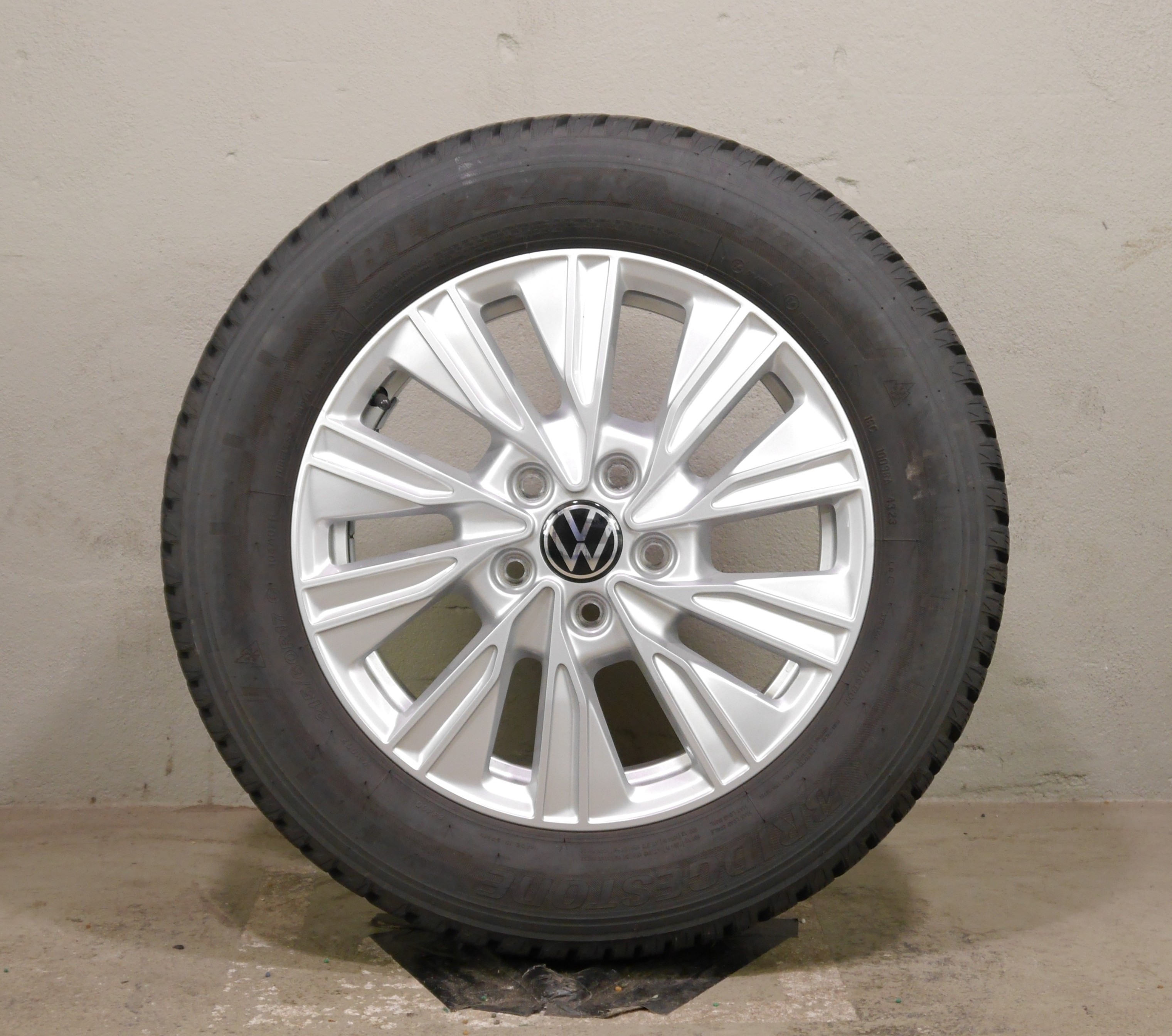 VW T7 Multivan (ST) Aluradsatz – Winter 215/60 R17 104/102H - 7T0601025A