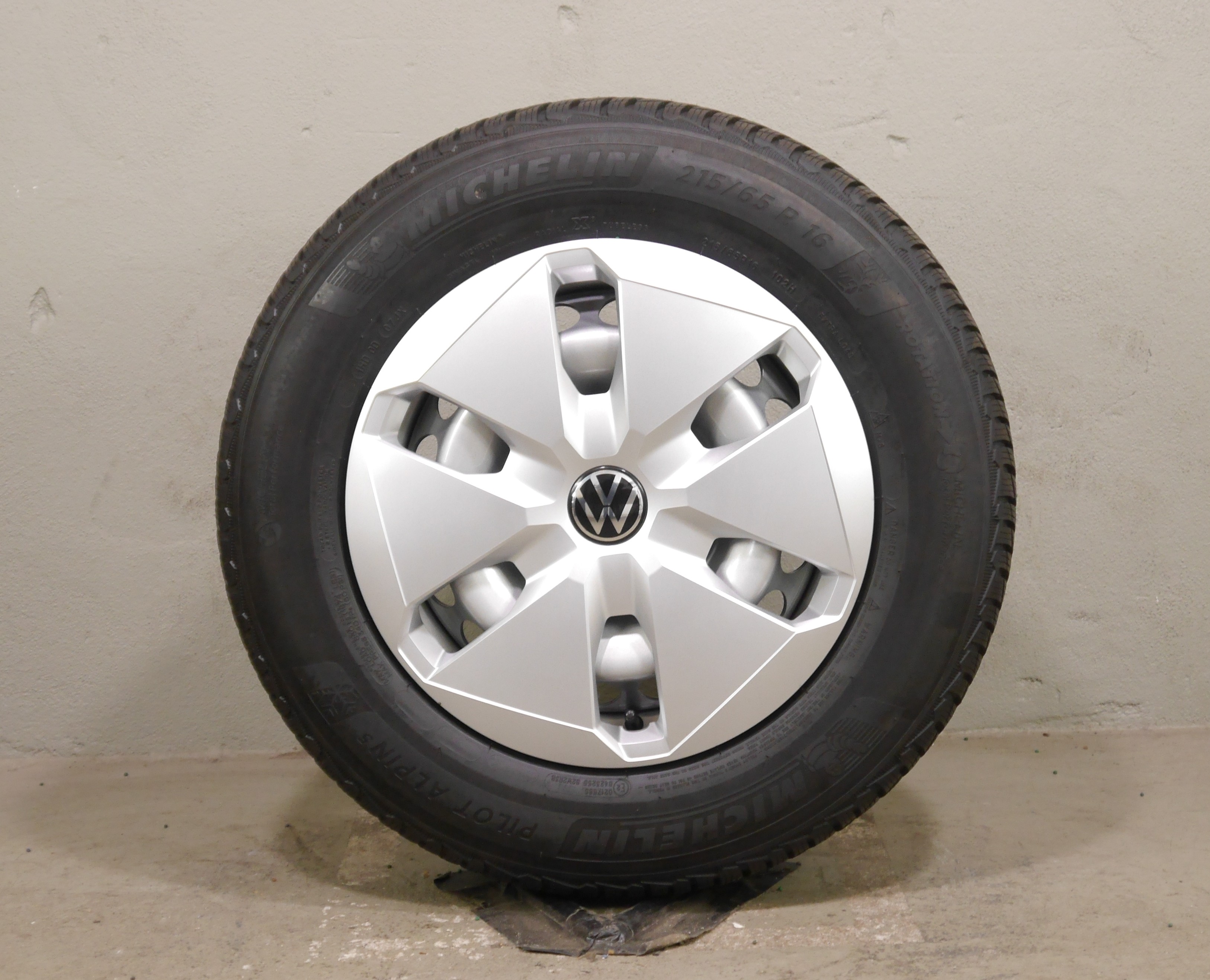VW T7 Multivan California Stahlradsatz – Winter 215/65 R16 102H - 7T0601027-