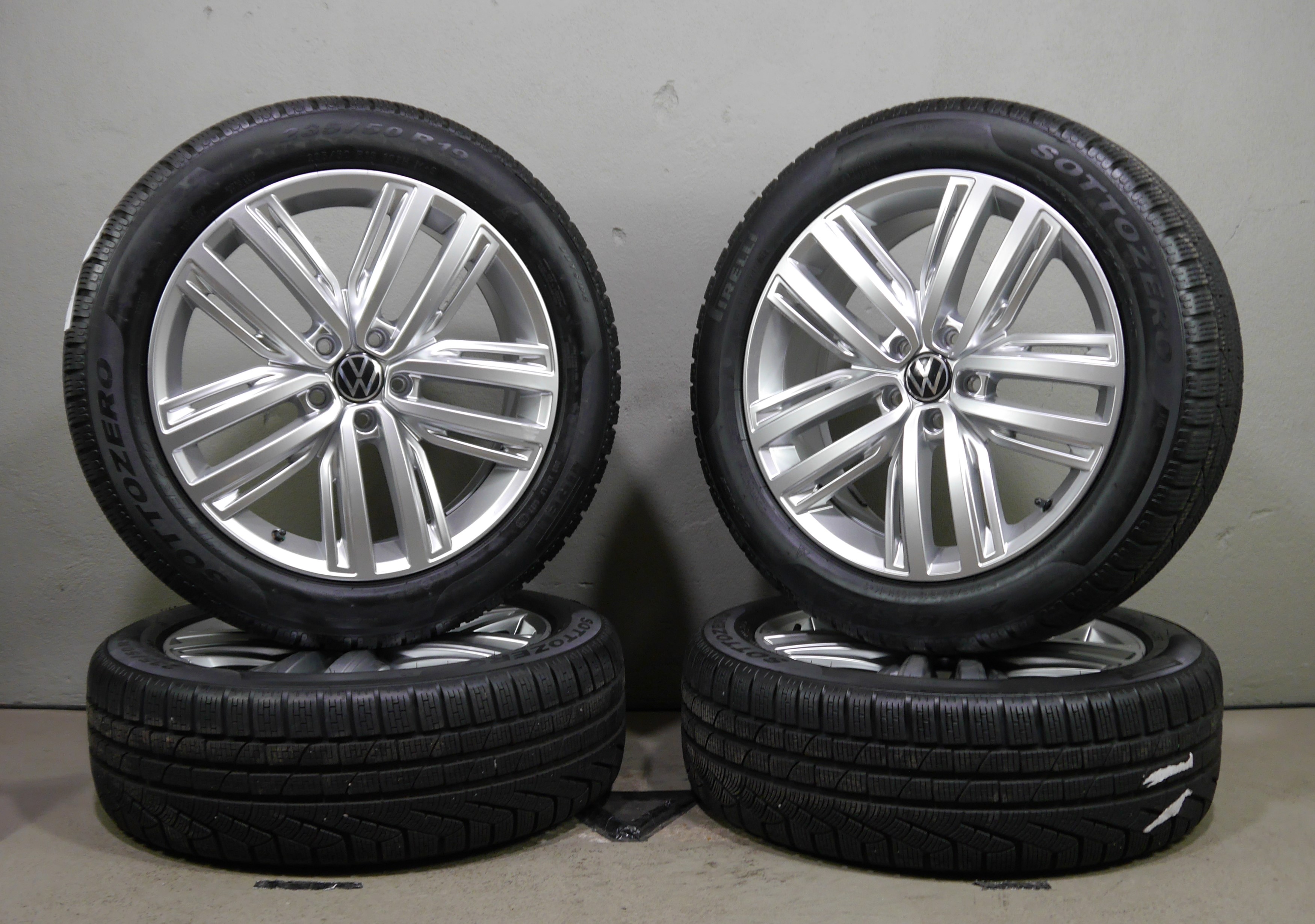 VW Tiguan Aluradsatz – Winter 235/50 R19 103H – 5NA601025N