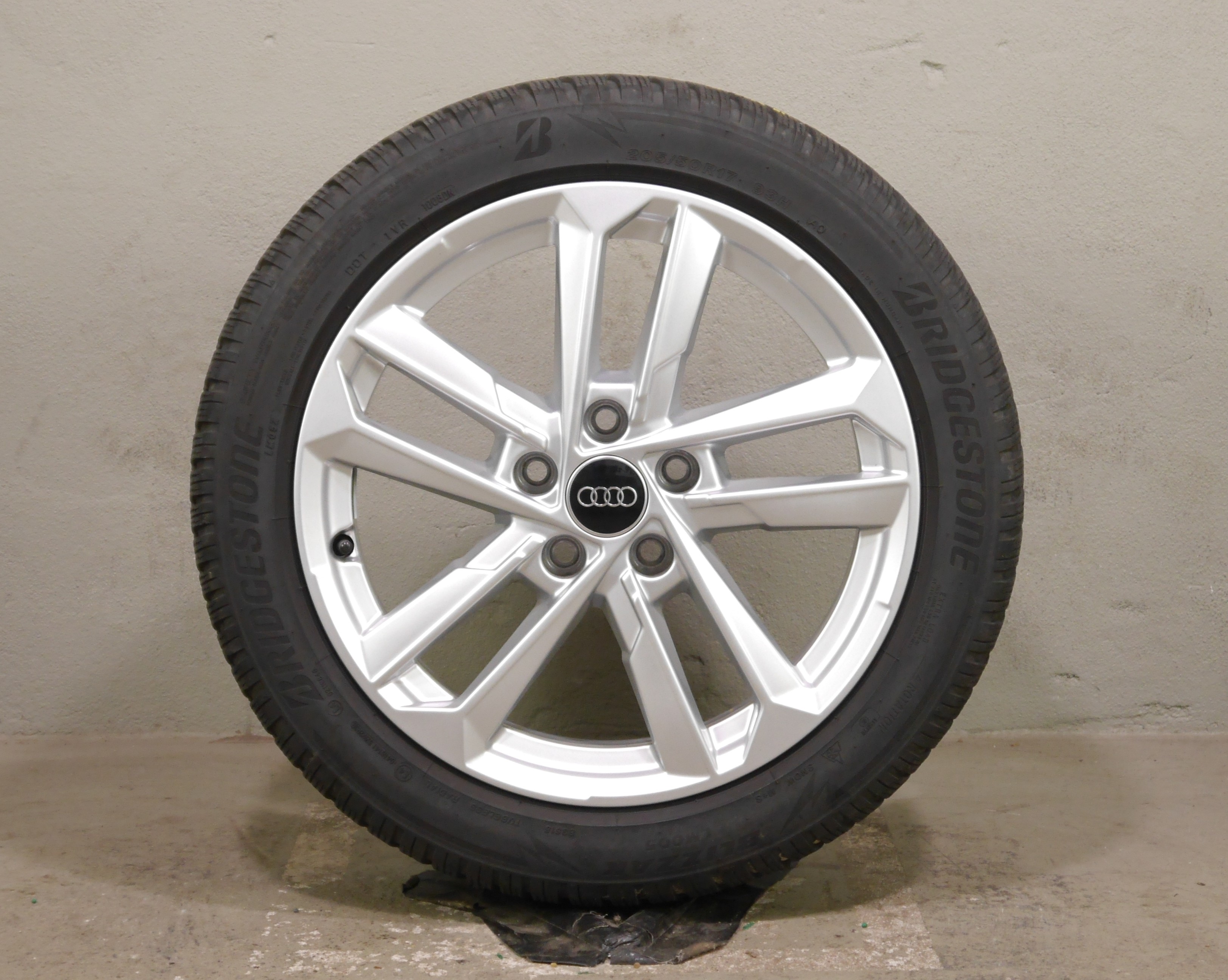 Audi A3 Sportback (8Y) Aluradsatz – Winter 205/50 R17 93H (AO1) – 8Y0601025L