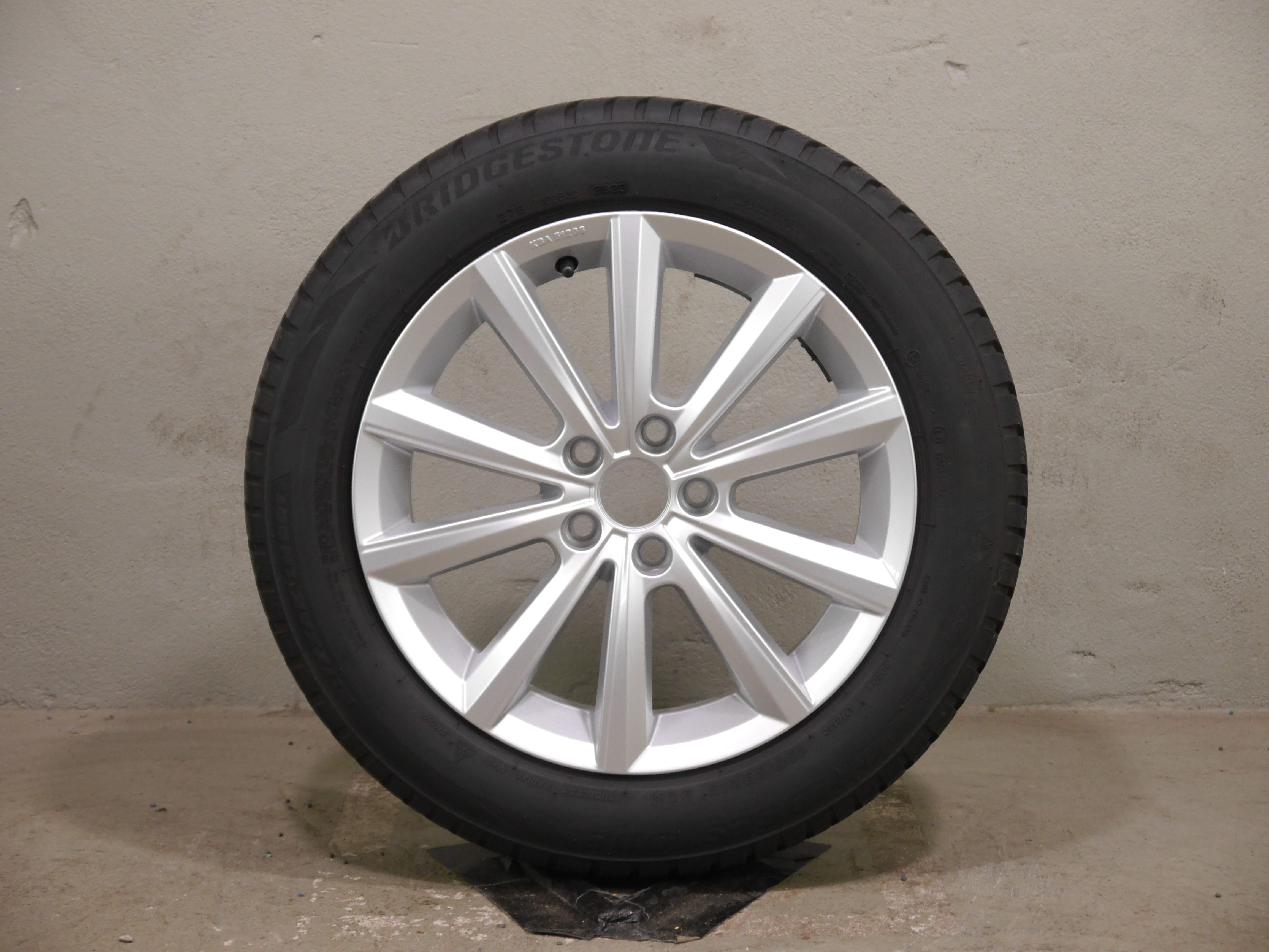 Original VW Polo 6 AW Aluradsatz Merano – Winter 185/60 R16 90H – 2G0601025AF