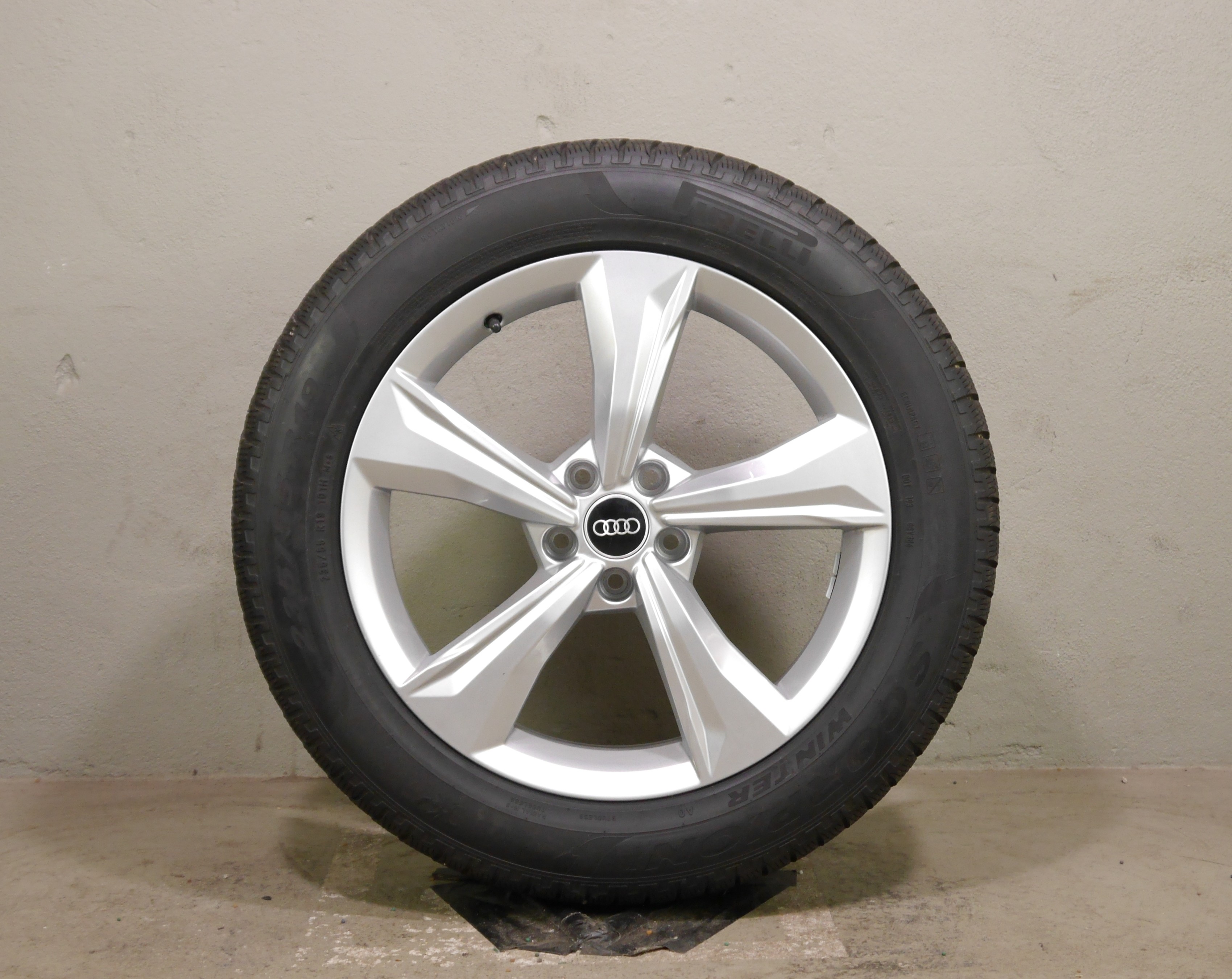 Audi Q5 Sportback (FY) Aluradsatz – Winter 235/55 R19 101H (AO) – 80A601025K