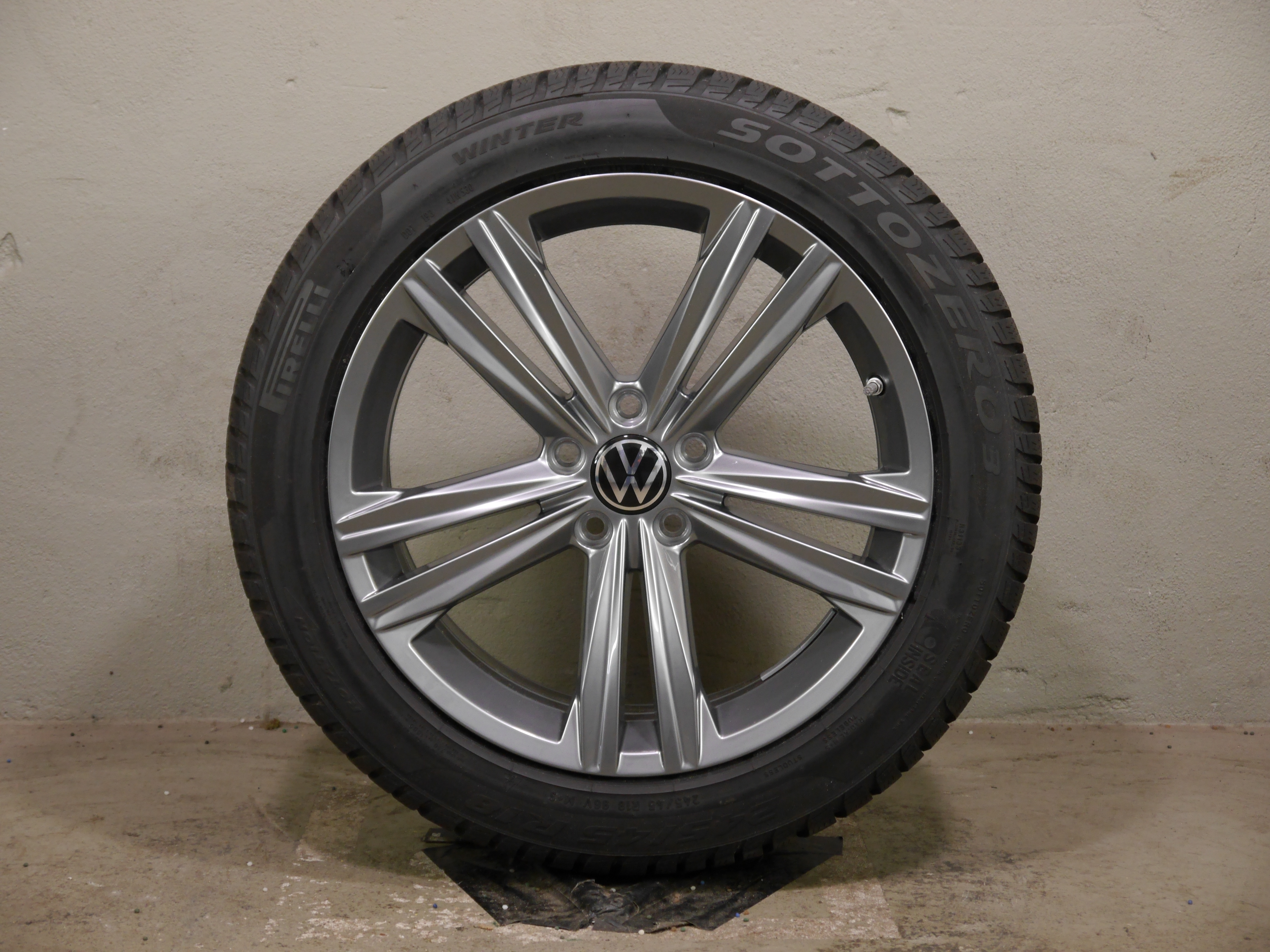 Volkswagen Arteon Shooting Alurad – Winter 245/45 R18 96V – 3G8601025N - SEAL