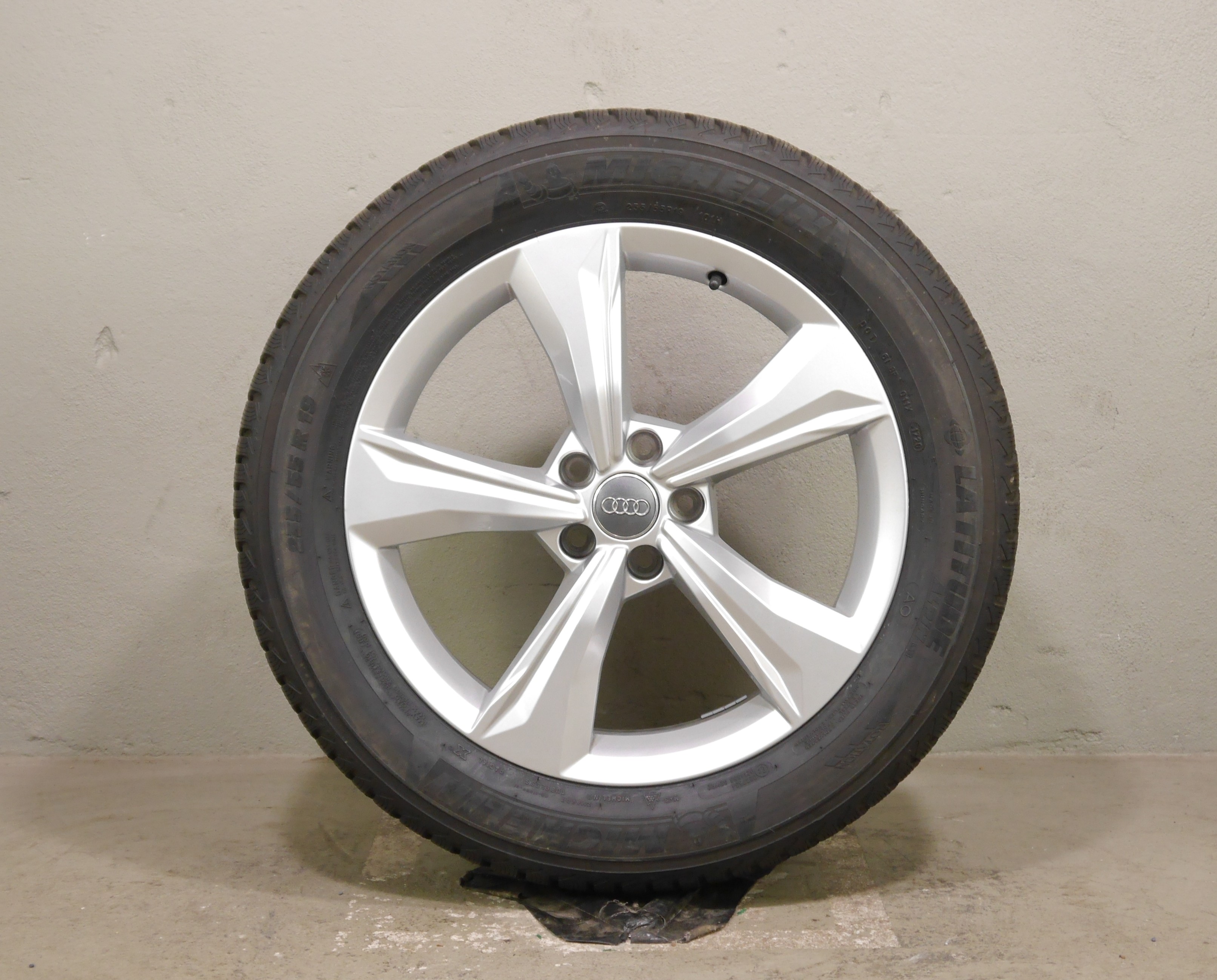 Audi Q5 Aluradsatz – Winter 235/55 R19 101H (AO) – 80A601025K