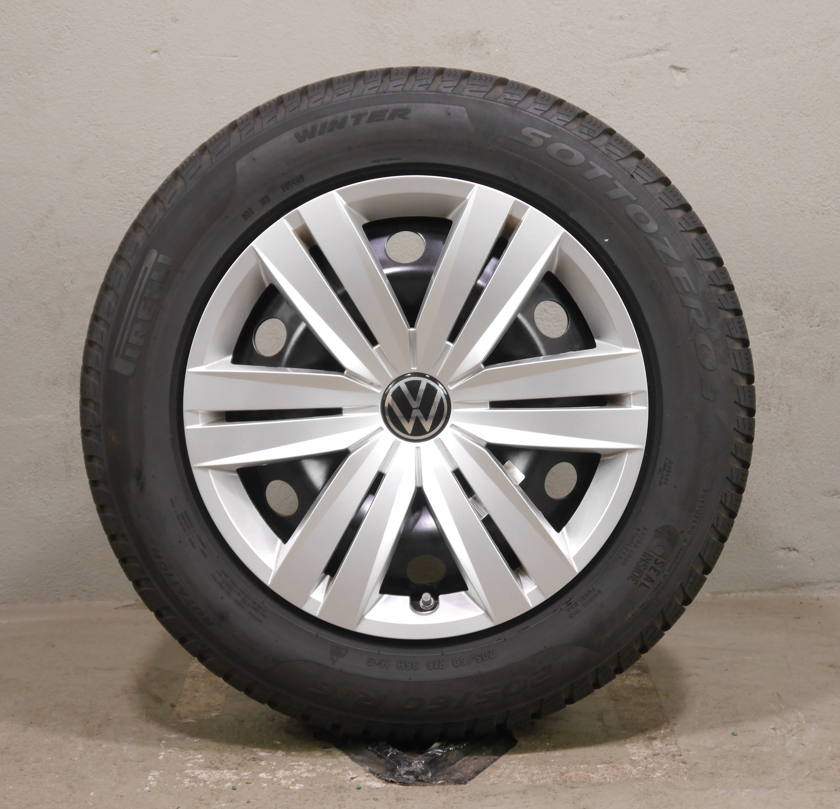 VW Touran 5T Stahlradsatz Winter 205/60 R16 96H  5QA601027C/D SEAL mit RDKS