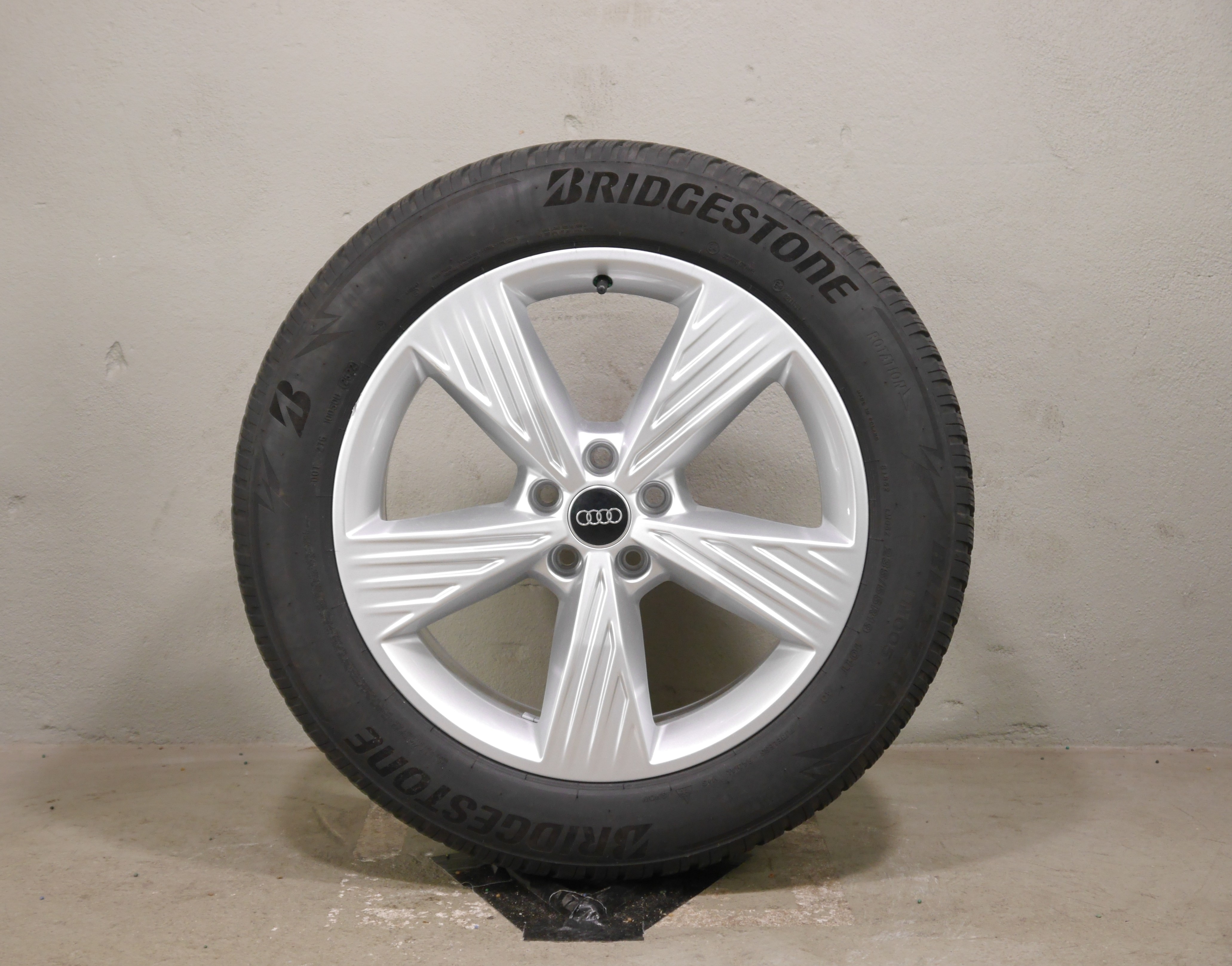 Audi Q4 e-tron Aluradsatz – Winter 235/55 R19 101T, 255/50 R19 103T (AO) 89A601025B