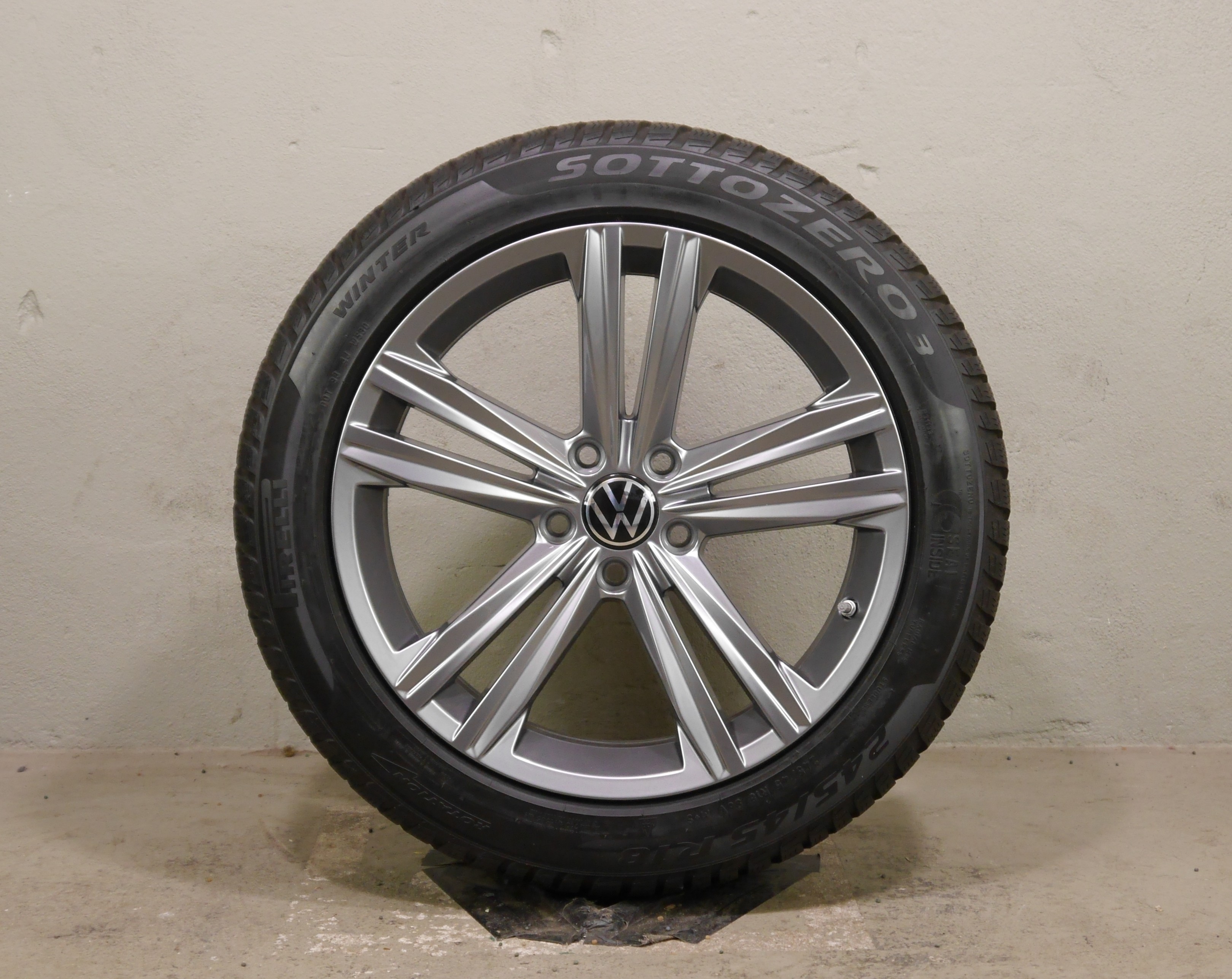 VW Arteon (3H) Alurad – Winter 245/45 R18 96V – 3G8601025N RDKS
