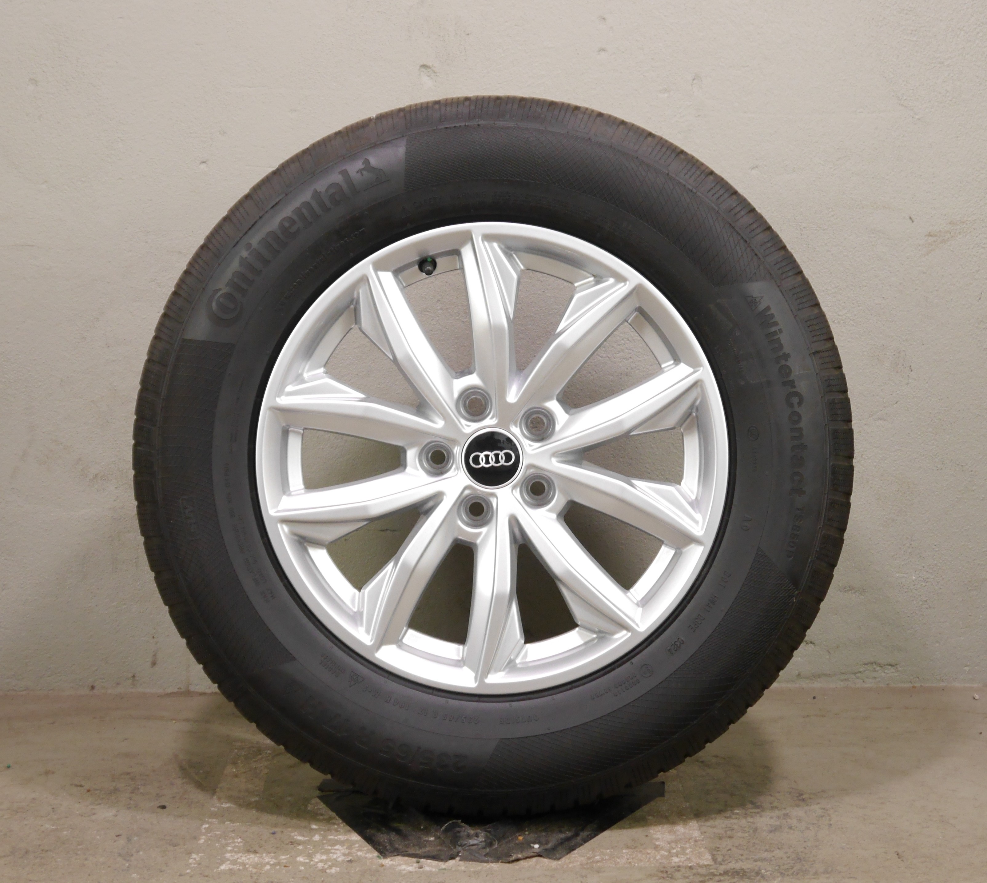 Audi Q5 (FY) Aluradsatz  – Winter 235/65 R17 104H (AO) – 80A601025J