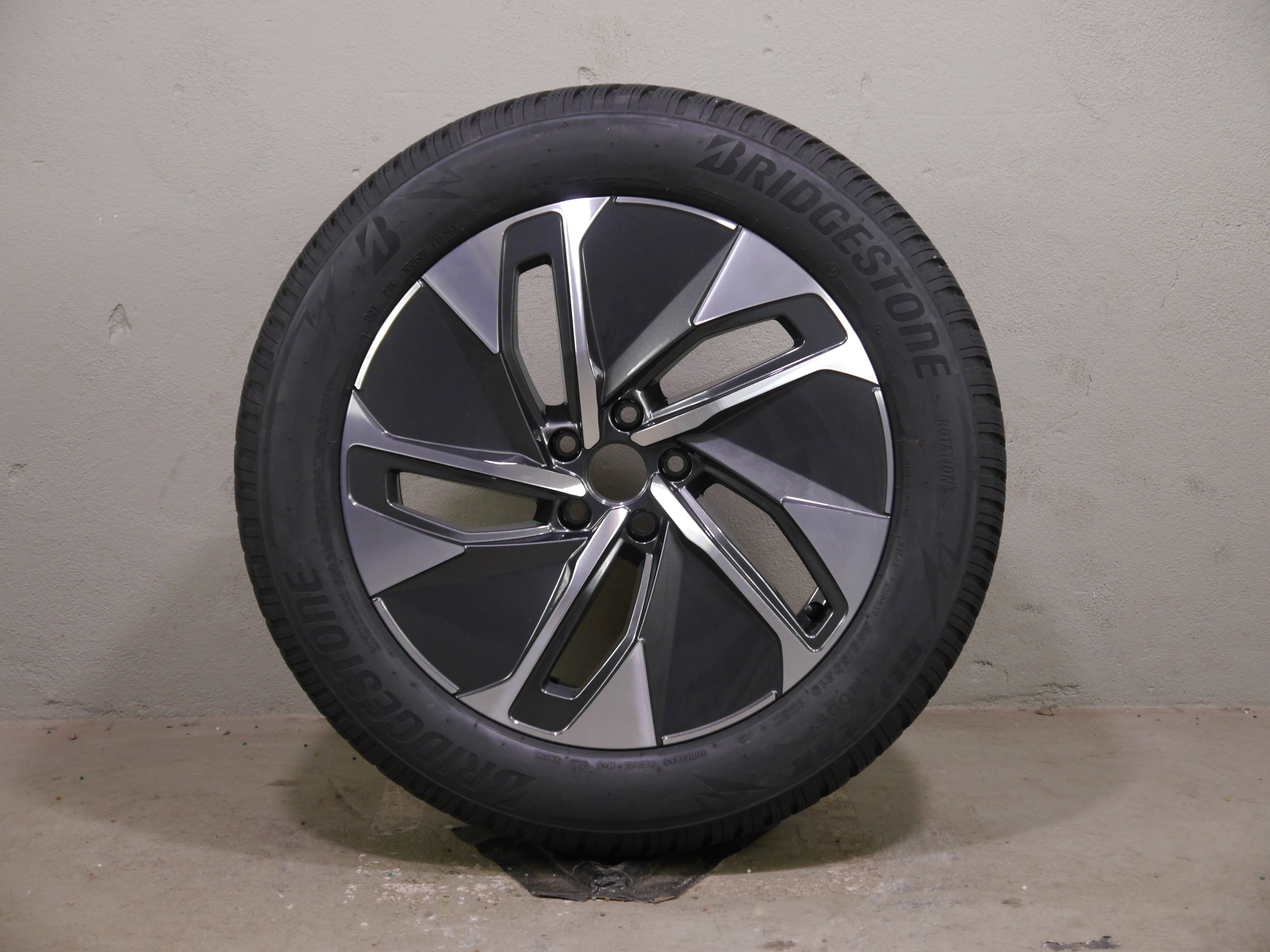 VW ID.4   ID.5 Aluradsatz – Winter 235/55 R19 101T 255/50 R19 103T - 11A601025M