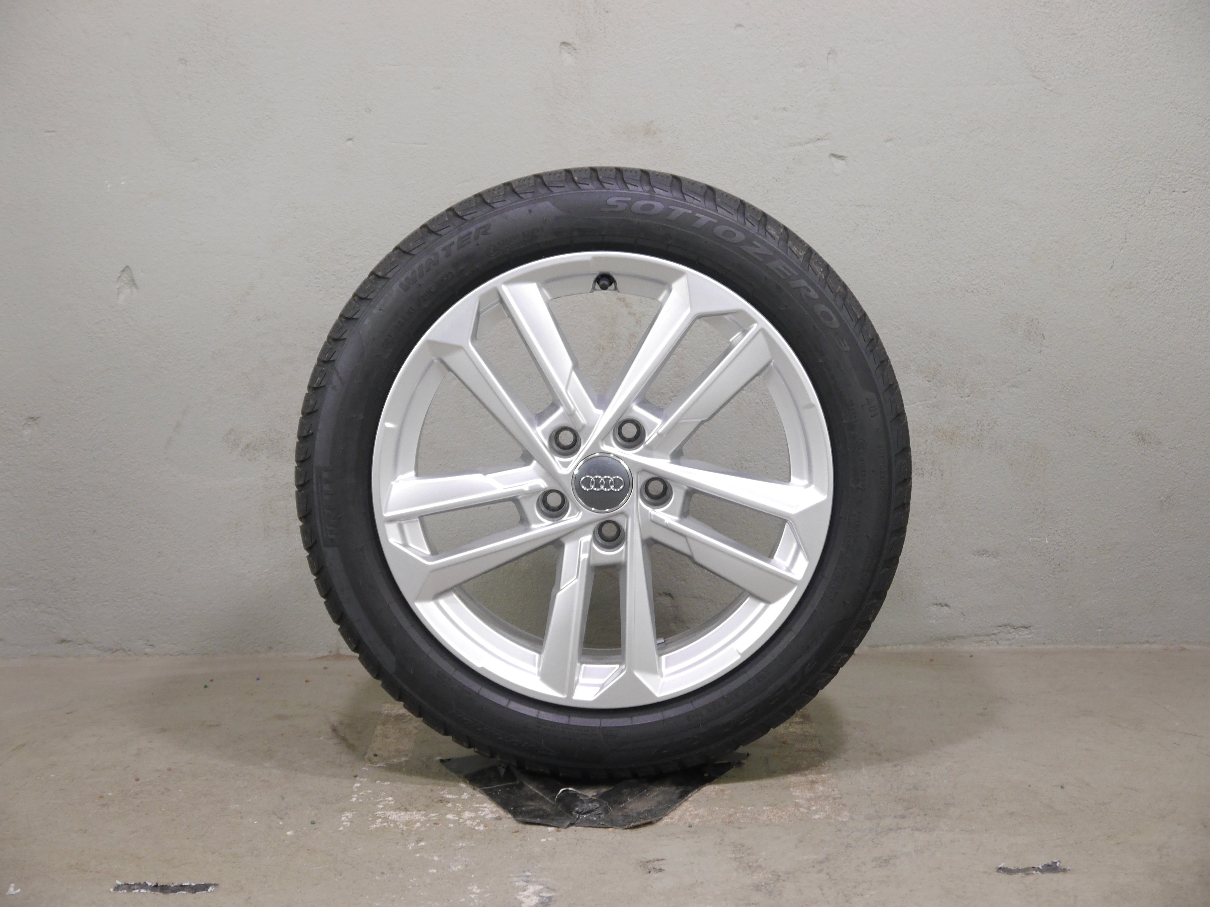 Audi A3 Aluradsatz – Winter 205/50 R17 93H (AO1) – 8Y0601025L