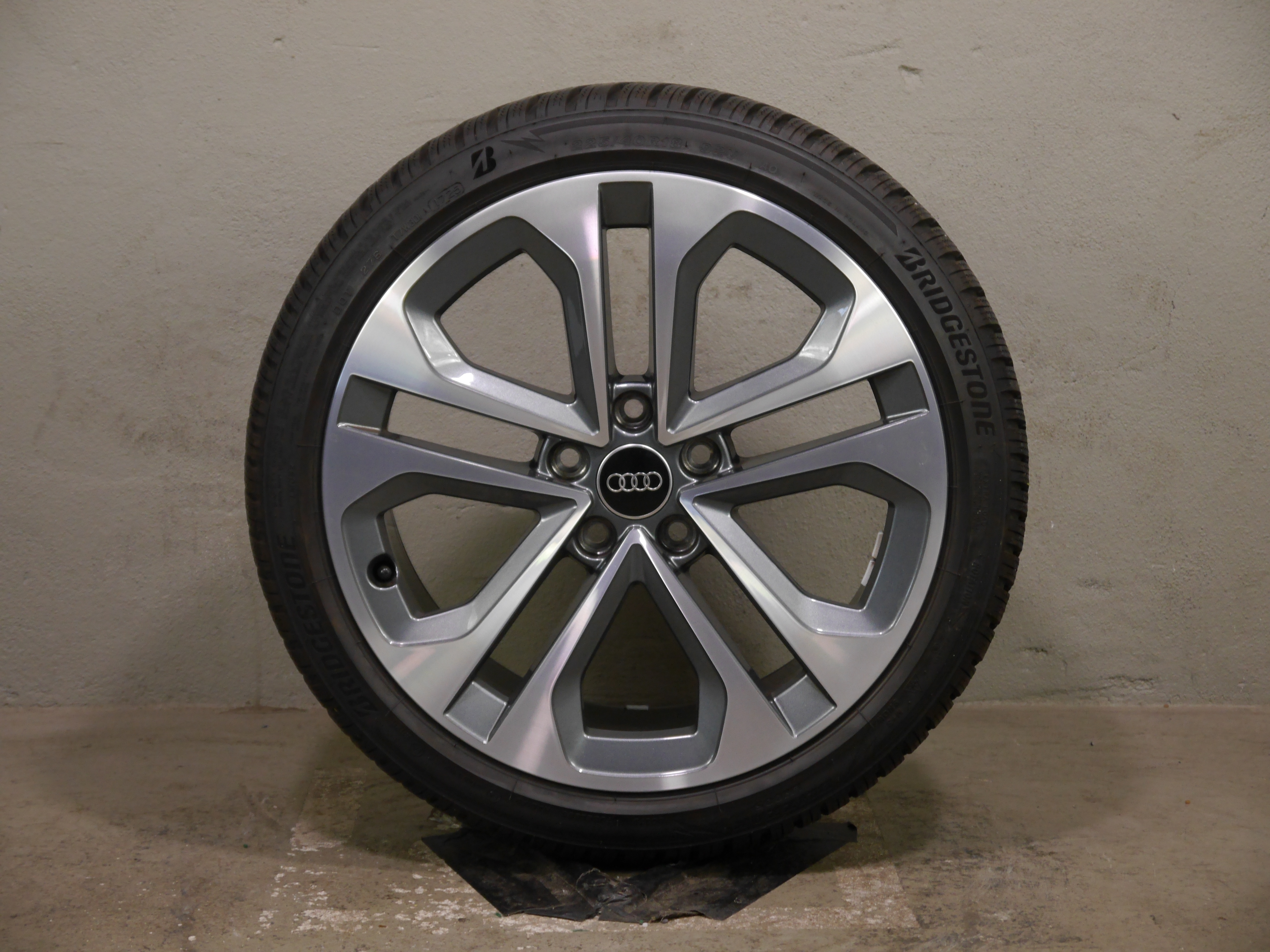 Audi A3/S3 Sportback (8Y) Aluradsatz – Winter 225/40 R18 92V (AO1) – 8Y0601025CE