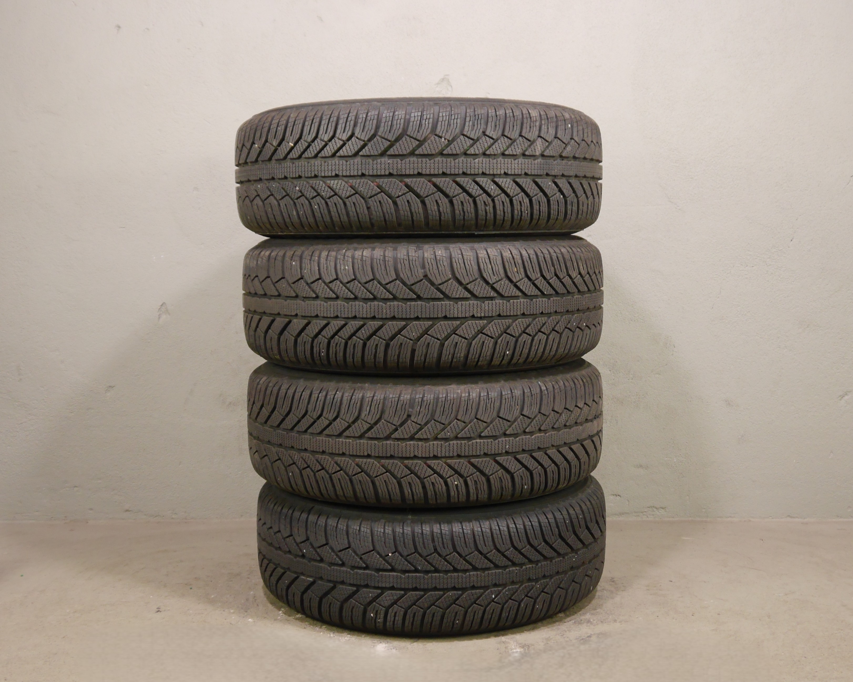 VW Passat Variant CB Stahlradsatz – Winter 215/60 R16 95H – 3Q0601027C