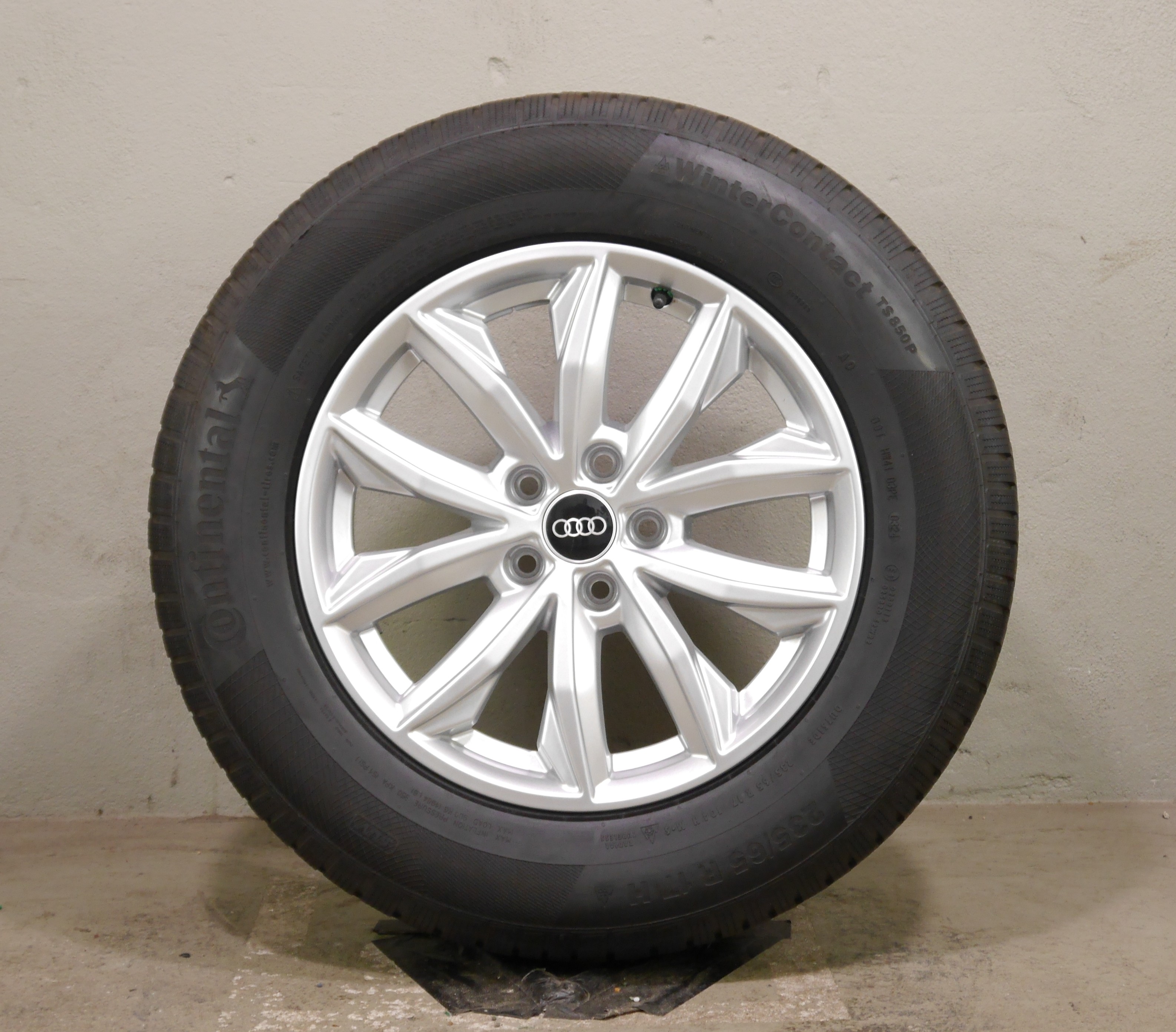 Audi Q5 (FY) Aluradsatz  – Winter 235/65 R17 104H (AO) – 80A601025J