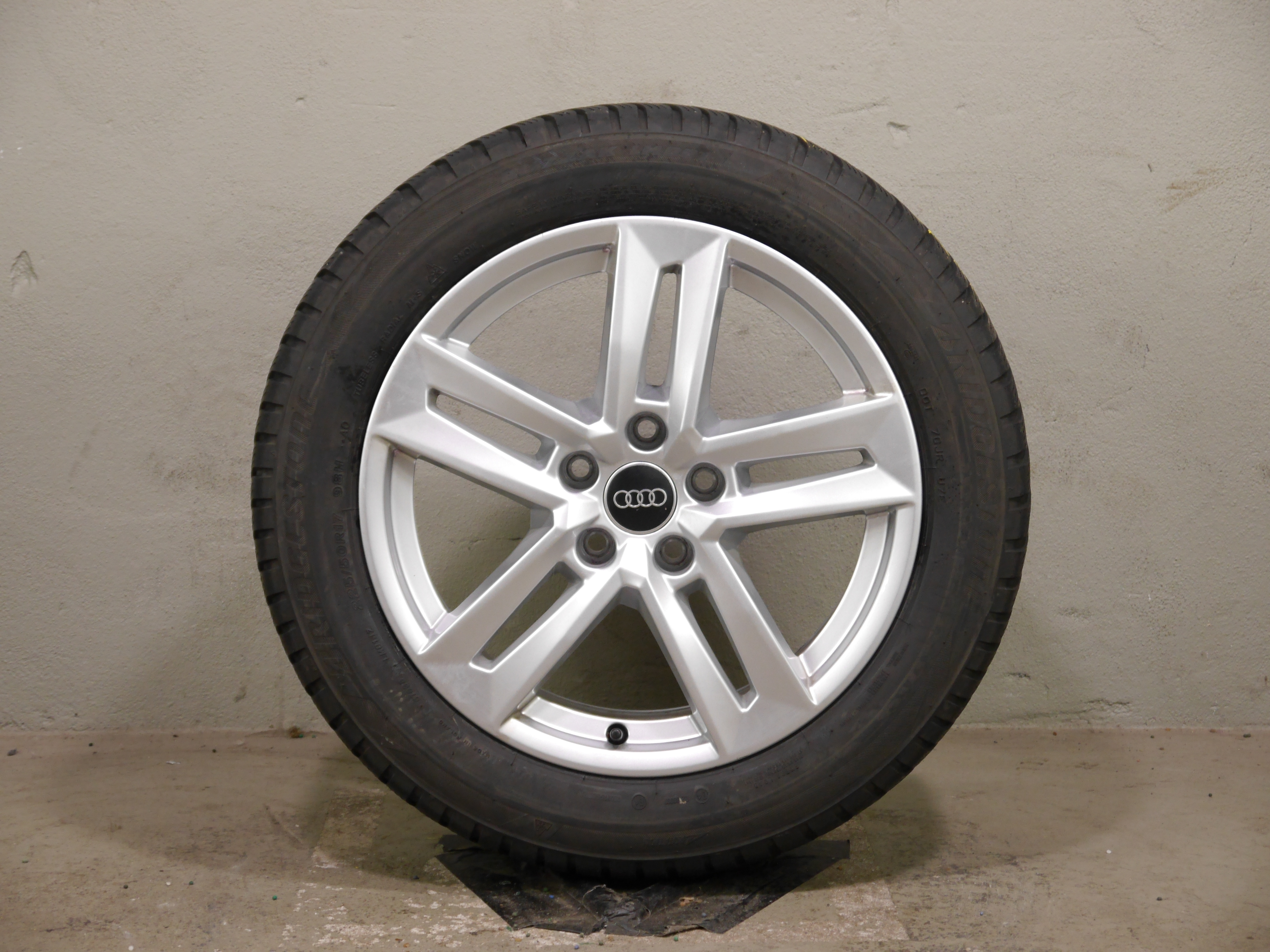 Audi A4 (8W) Aluradsatz – Winter 225/50 R17 98H – 8W0601025P