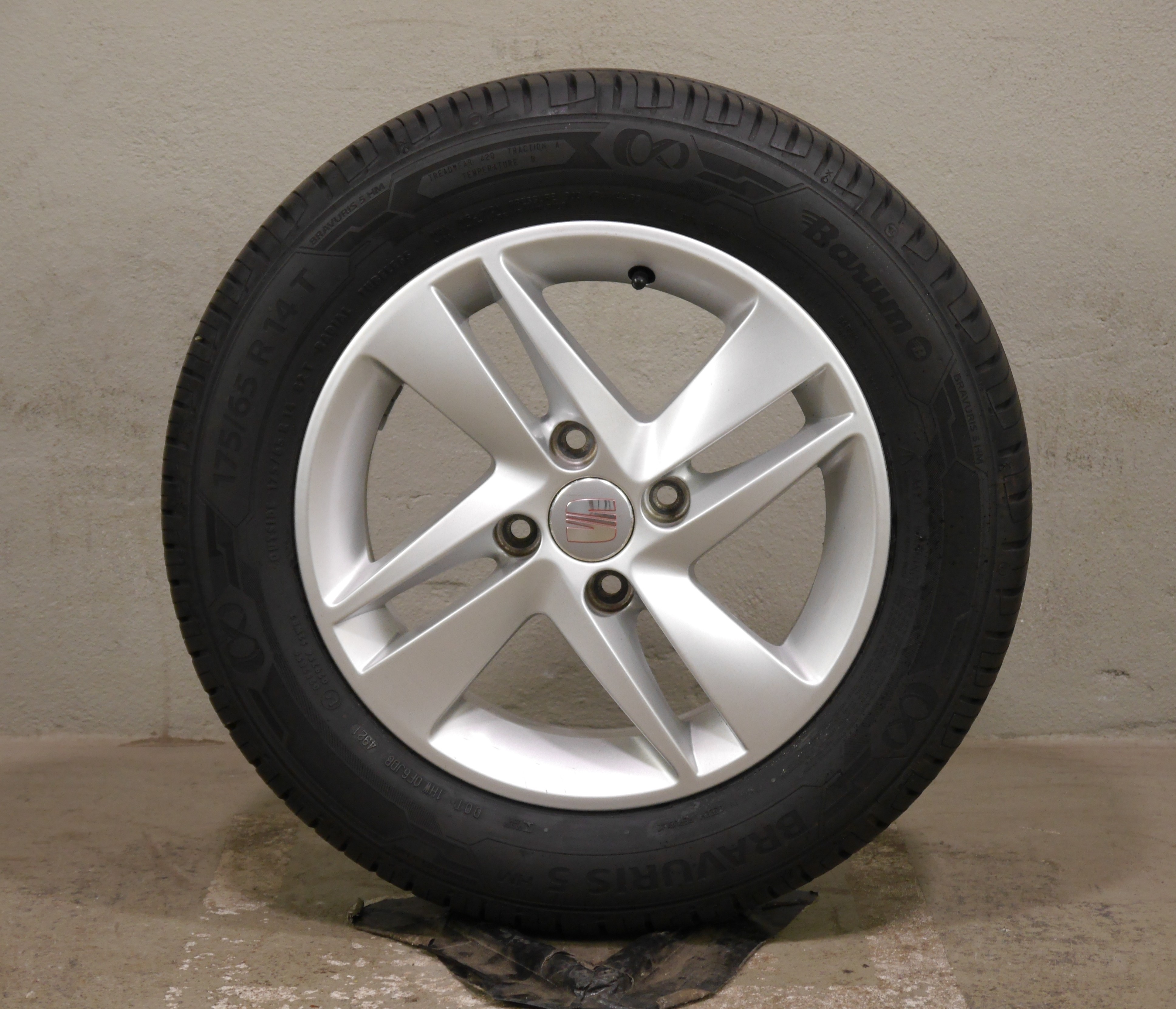 Seat Mii Aluradsatz – Sommer 175/65 R14 82T  – 1SL601025