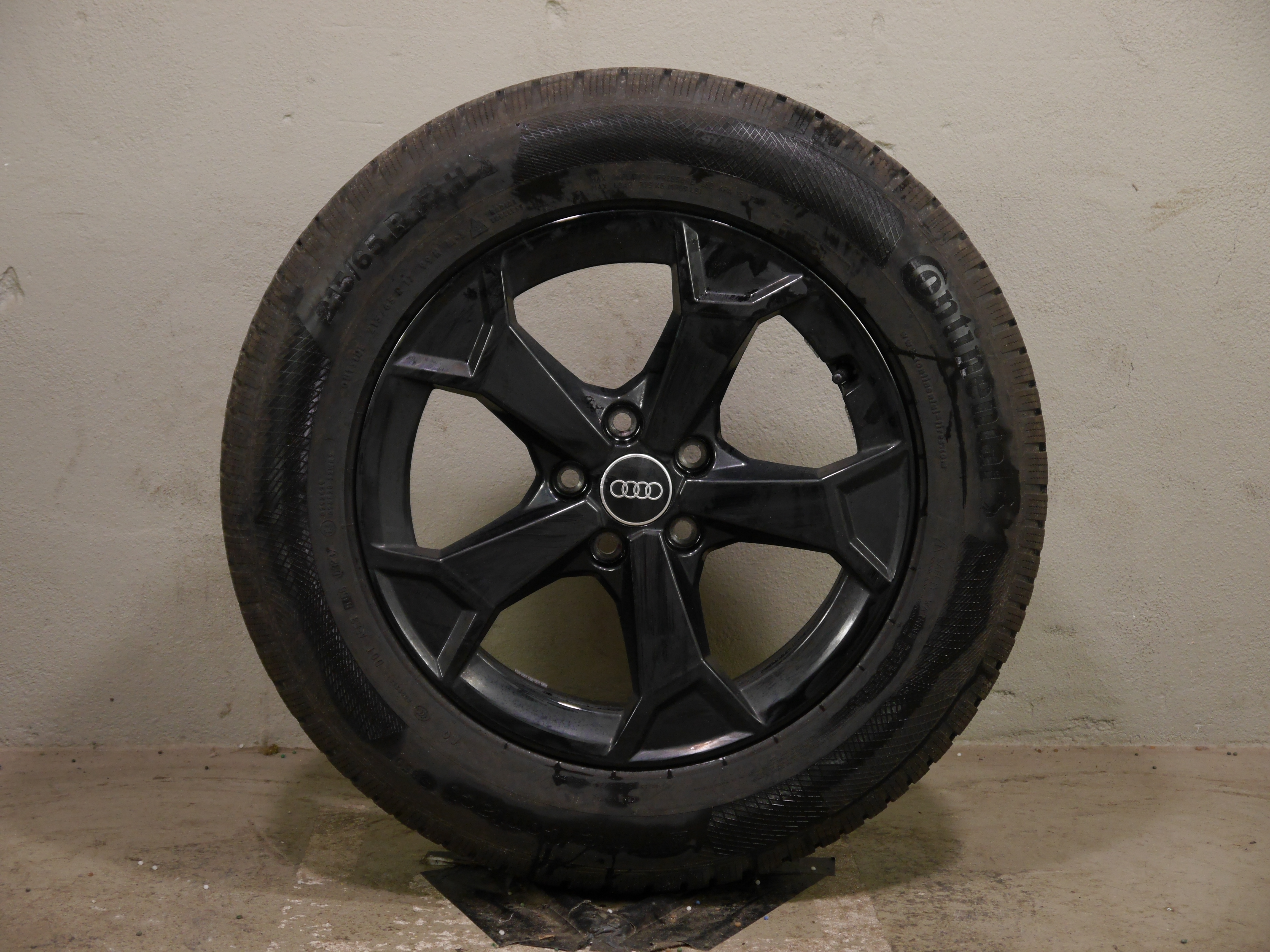Audi Q3 (F3) Aluradsatz – Winter 215/65 R17 99H (AO) – 83A601025AM