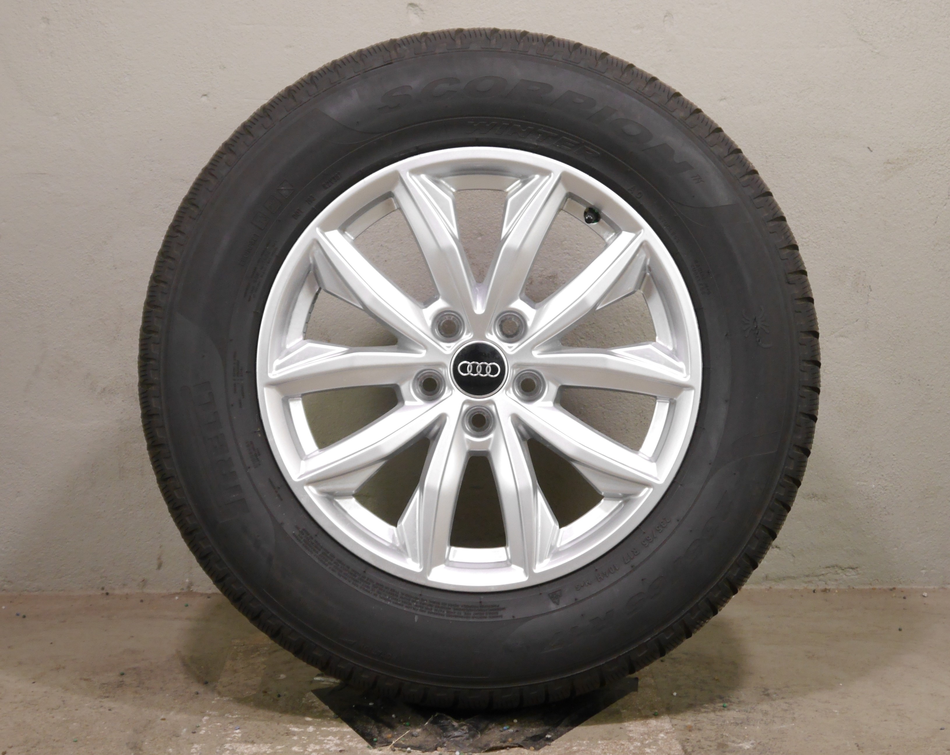Audi Q5 (FY) Aluradsatz – Winter 235/65 R17 104H (AO) – 80A601025J