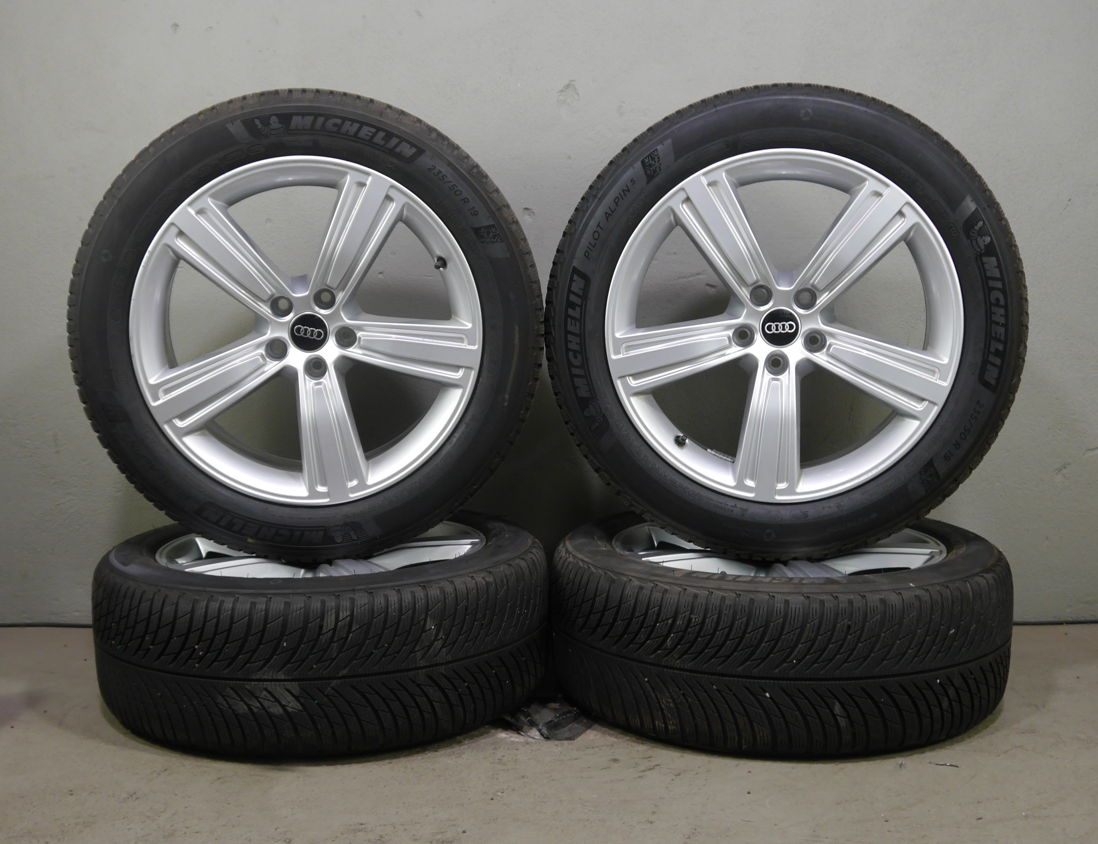 Audi A8 Aluradsatz – Winter 235/50 R19 103H – 4N0601025J 