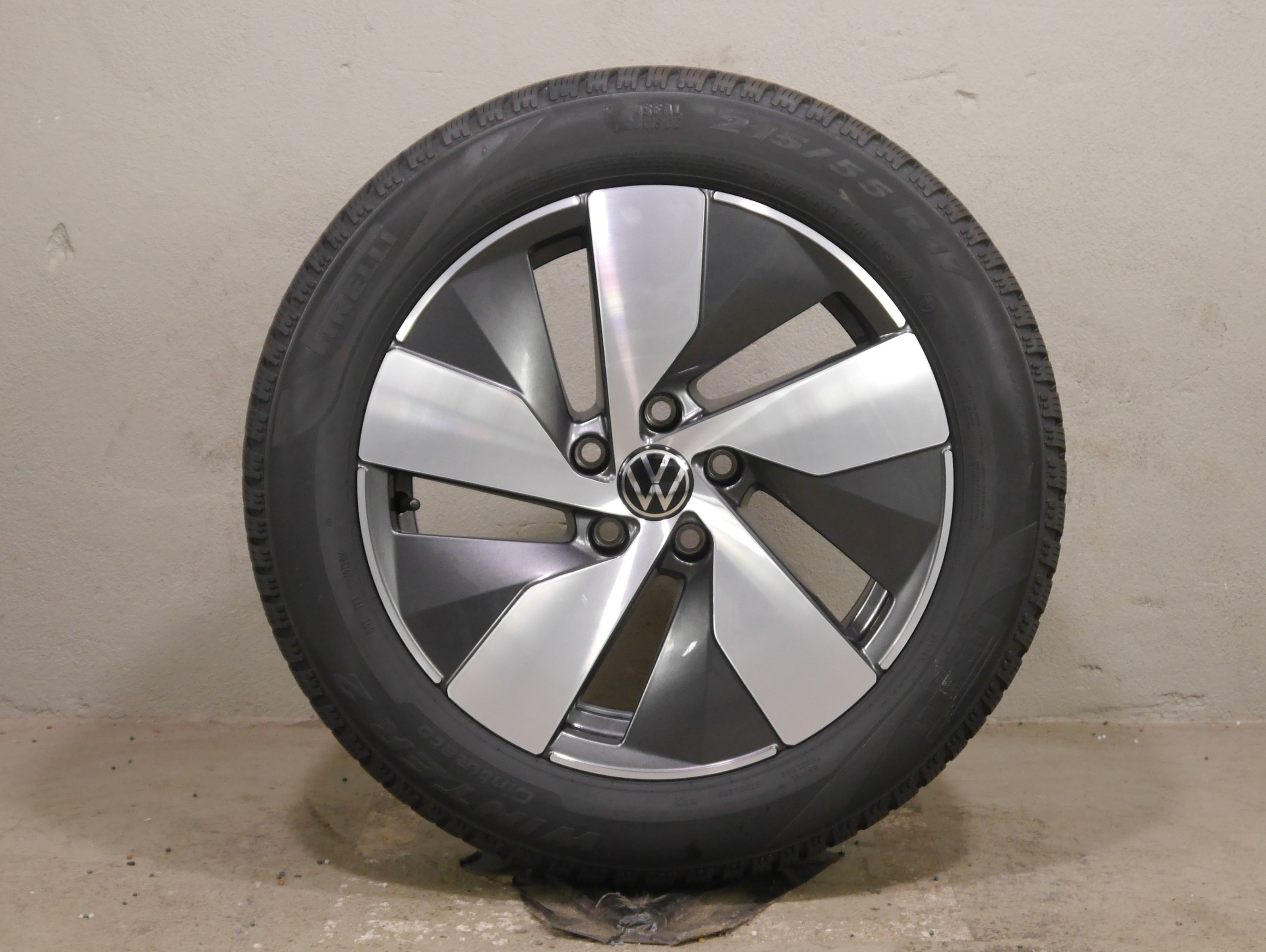 VW Passat Aluradsatz – Winter 215/60 R16 99H – 3J0601025K